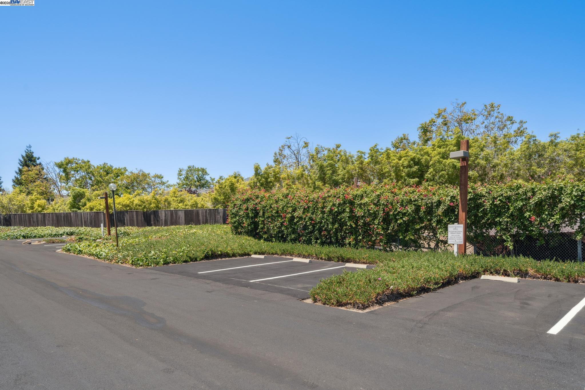 Detail Gallery Image 38 of 44 For 1105 Fontana Dr, Alameda,  CA 94502 - 2 Beds | 1/1 Baths