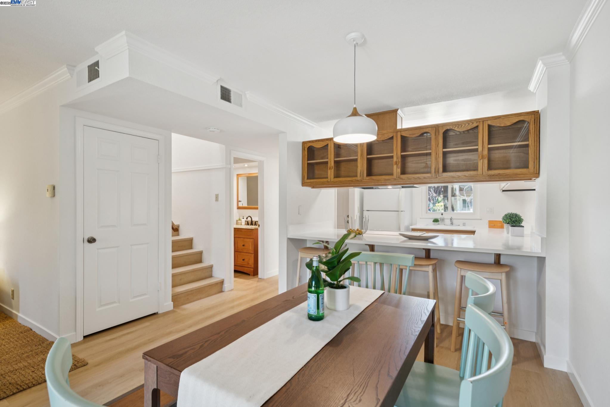 Detail Gallery Image 7 of 44 For 1105 Fontana Dr, Alameda,  CA 94502 - 2 Beds | 1/1 Baths