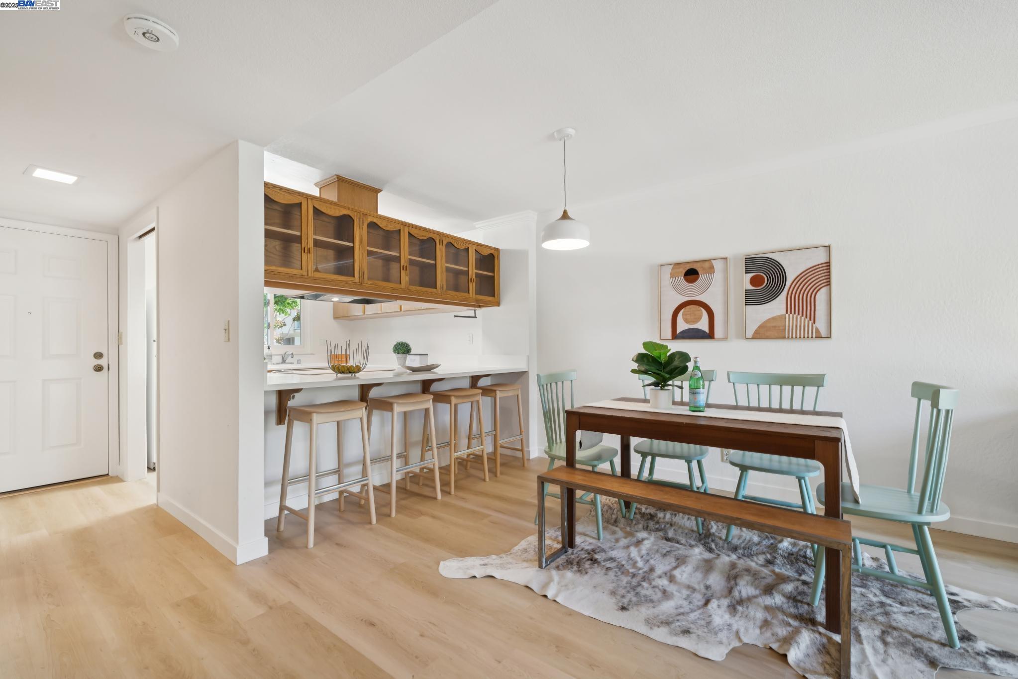 Detail Gallery Image 8 of 44 For 1105 Fontana Dr, Alameda,  CA 94502 - 2 Beds | 1/1 Baths