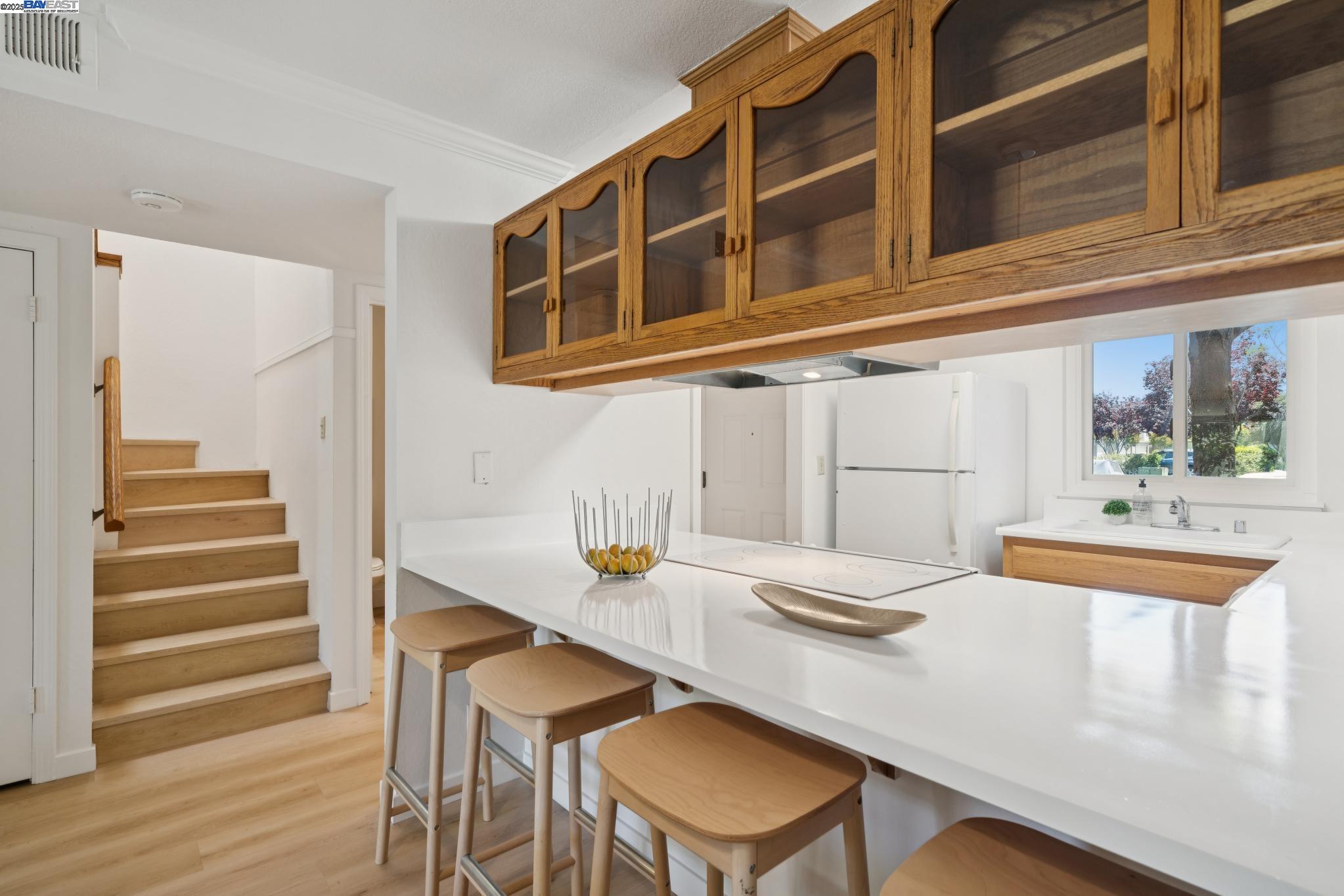 Detail Gallery Image 9 of 44 For 1105 Fontana Dr, Alameda,  CA 94502 - 2 Beds | 1/1 Baths