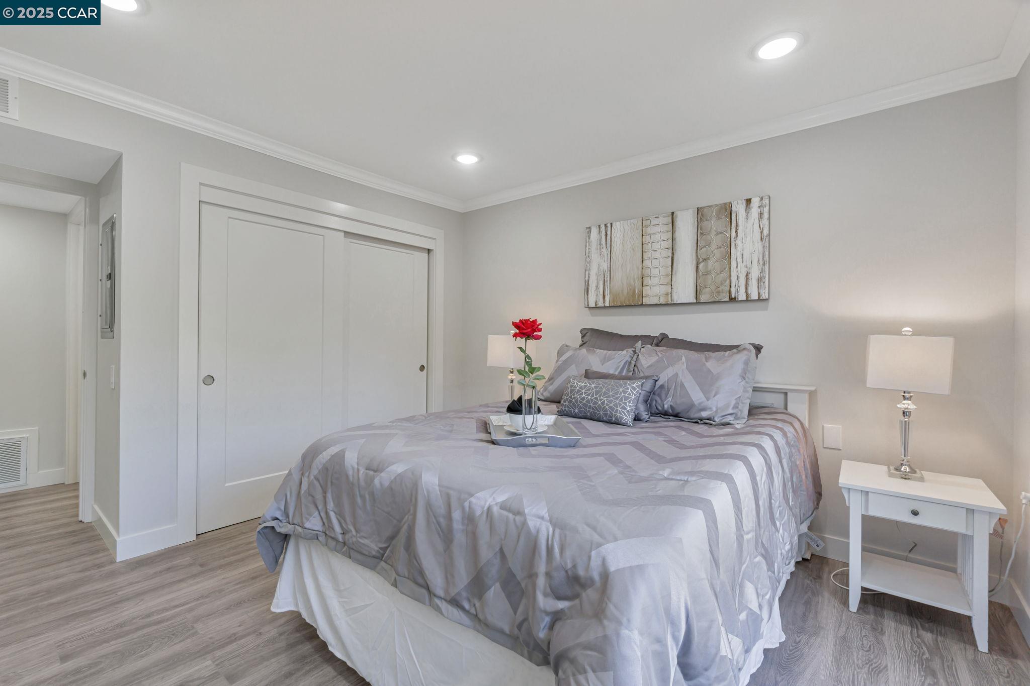 Detail Gallery Image 17 of 44 For 2900 Tice Creek Dr #8,  Walnut Creek,  CA 94595 - 2 Beds | 2 Baths
