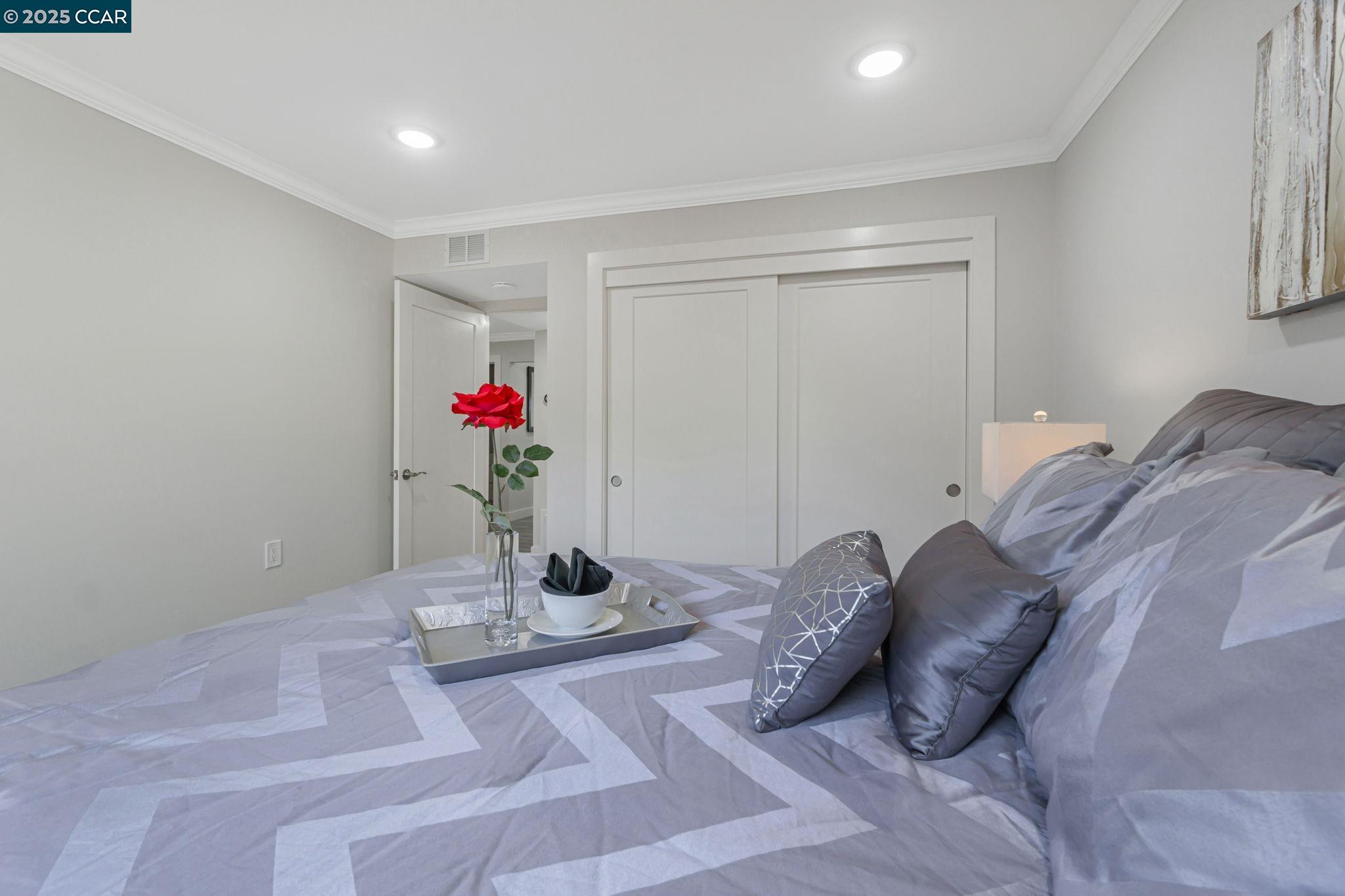 Detail Gallery Image 20 of 44 For 2900 Tice Creek Dr #8,  Walnut Creek,  CA 94595 - 2 Beds | 2 Baths
