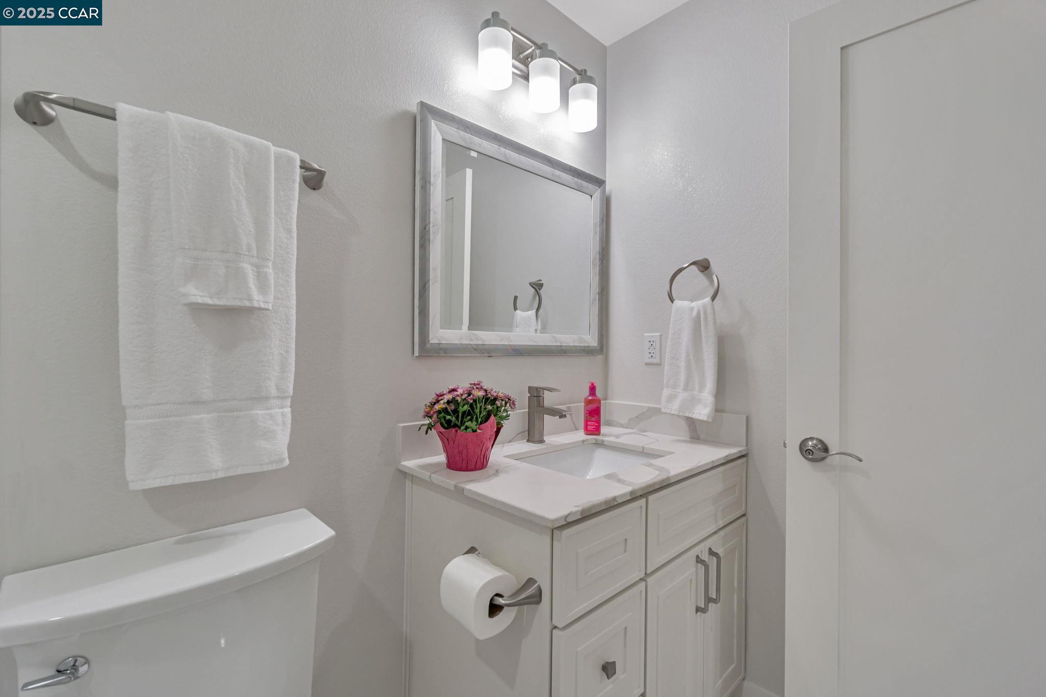 Detail Gallery Image 28 of 44 For 2900 Tice Creek Dr #8,  Walnut Creek,  CA 94595 - 2 Beds | 2 Baths