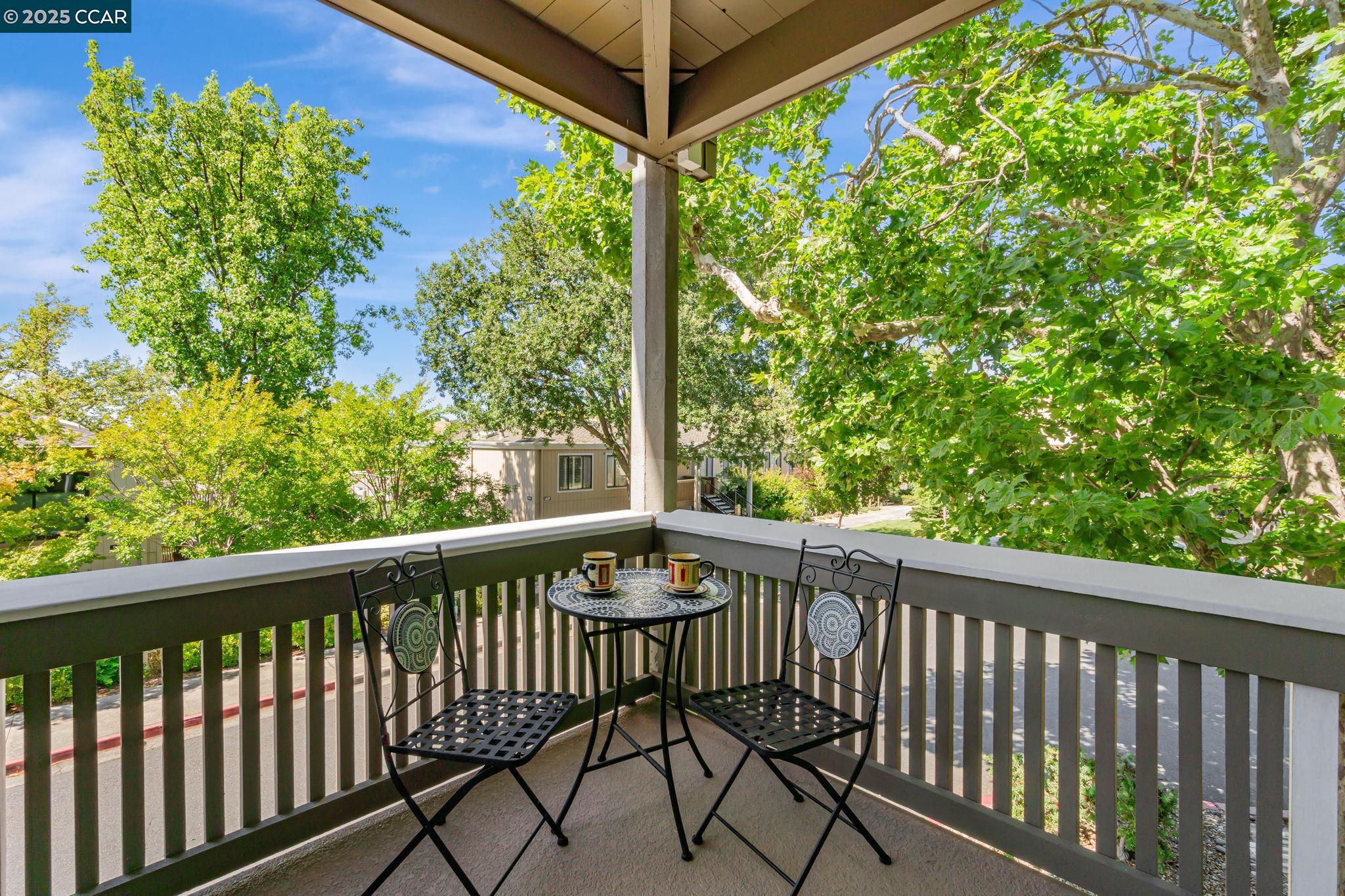 Detail Gallery Image 33 of 44 For 2900 Tice Creek Dr #8,  Walnut Creek,  CA 94595 - 2 Beds | 2 Baths
