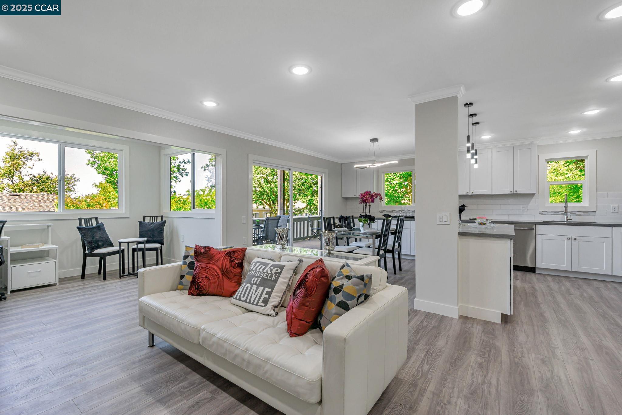 Photo #6: 41103165 Listing 