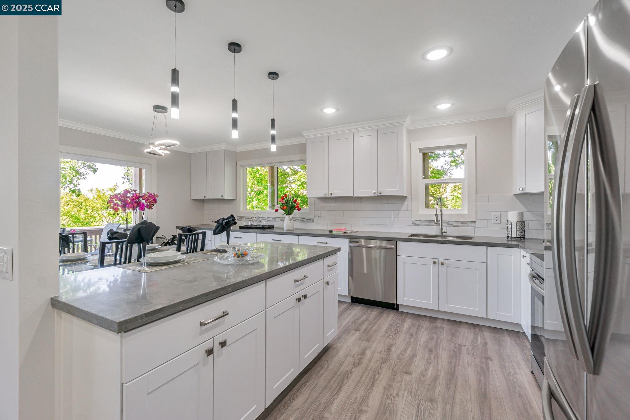 Detail Gallery Image 10 of 44 For 2900 Tice Creek Dr #8,  Walnut Creek,  CA 94595 - 2 Beds | 2 Baths
