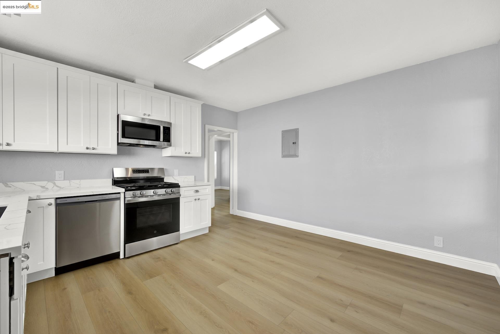Detail Gallery Image 15 of 43 For 1618 100th Ave, Oakland,  CA 94603 - 2 Beds | 1 Baths