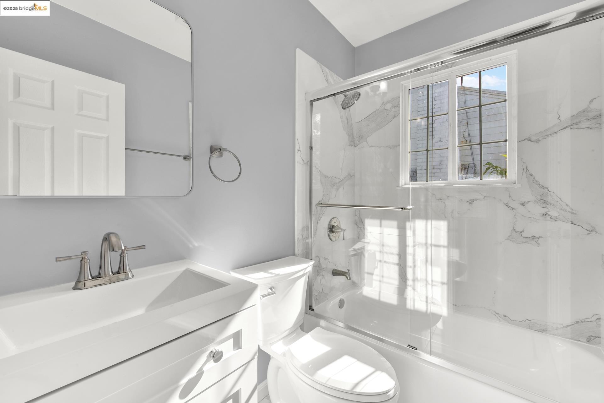 Detail Gallery Image 21 of 43 For 1618 100th Ave, Oakland,  CA 94603 - 2 Beds | 1 Baths