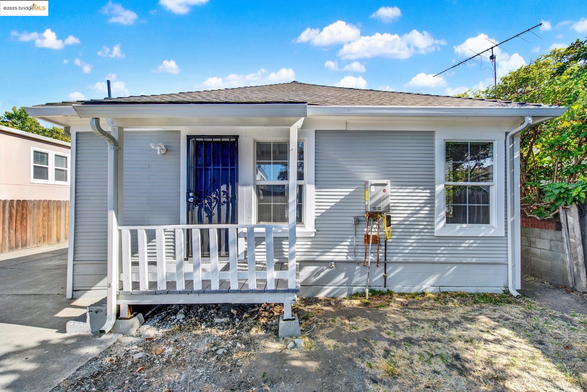 Detail Gallery Image 36 of 43 For 1618 100th Ave, Oakland,  CA 94603 - 2 Beds | 1 Baths