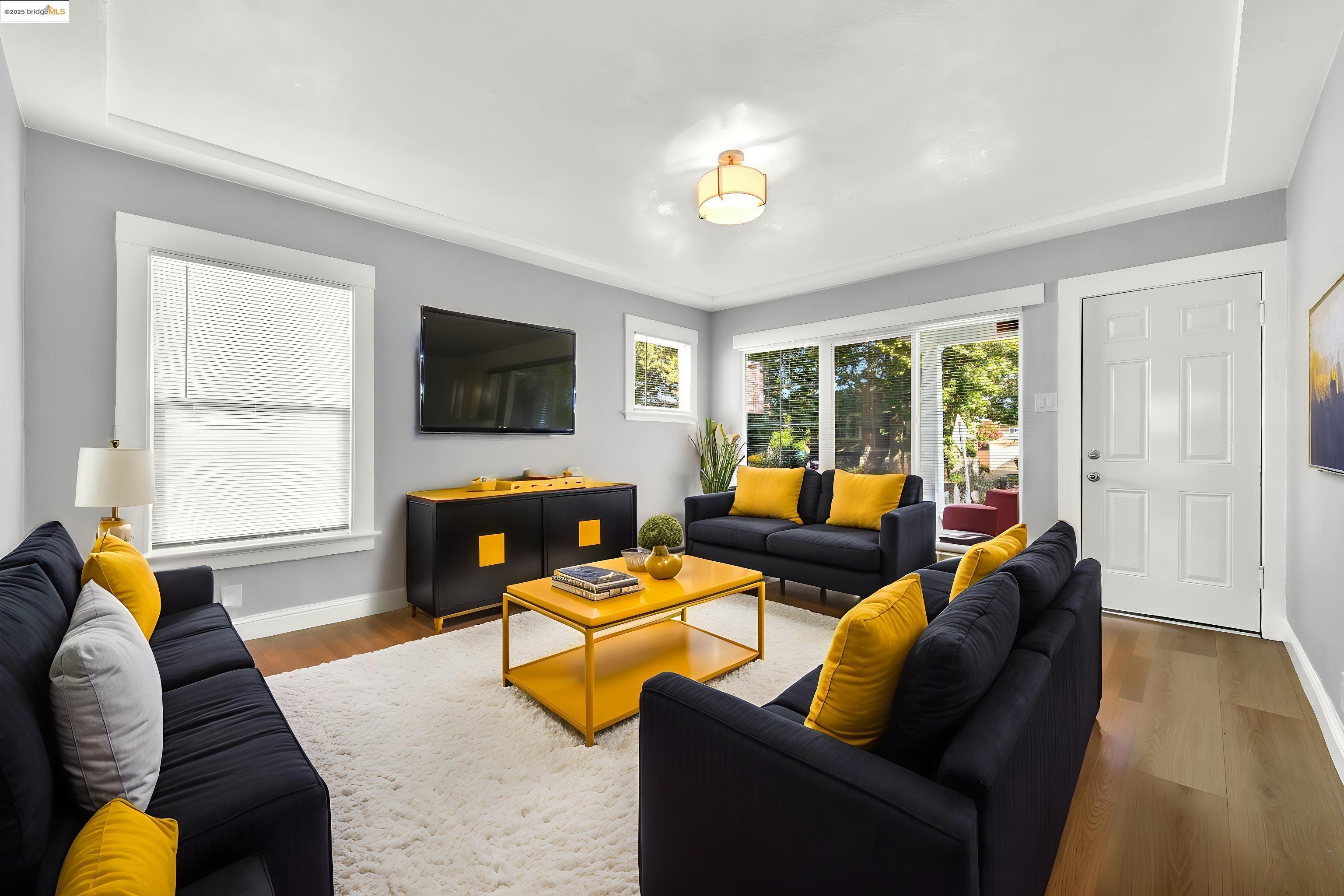 Detail Gallery Image 8 of 43 For 1618 100th Ave, Oakland,  CA 94603 - 2 Beds | 1 Baths
