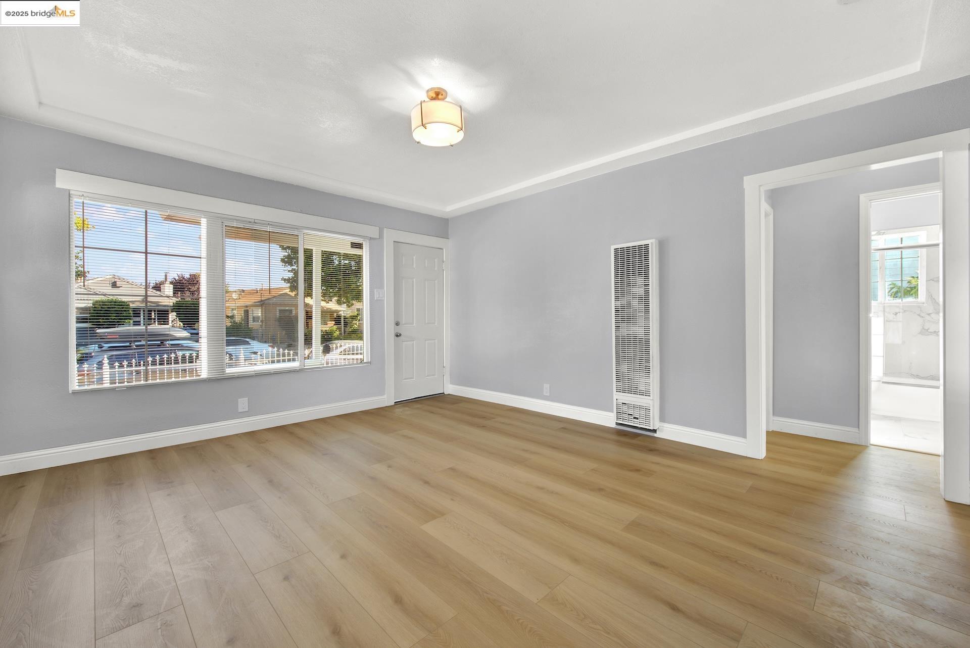 Detail Gallery Image 9 of 43 For 1618 100th Ave, Oakland,  CA 94603 - 2 Beds | 1 Baths