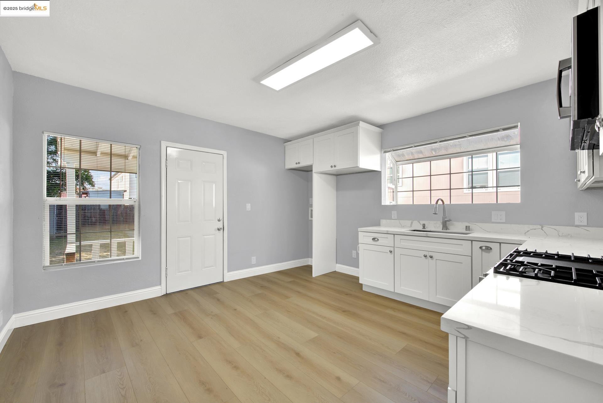 Detail Gallery Image 10 of 43 For 1618 100th Ave, Oakland,  CA 94603 - 2 Beds | 1 Baths