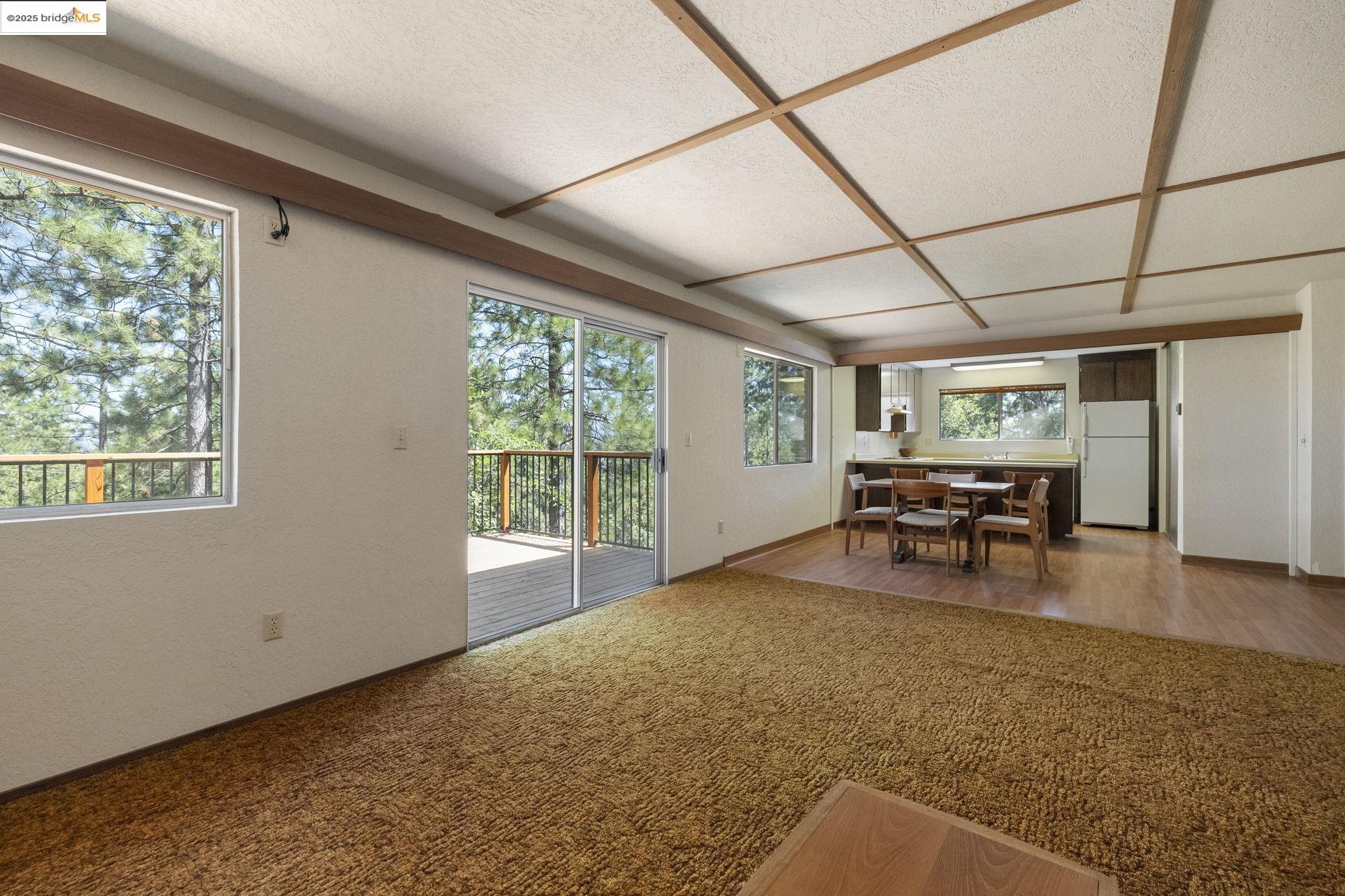 Detail Gallery Image 11 of 28 For 12017 Hillhurst, Groveland,  CA 95321 - 3 Beds | 3 Baths