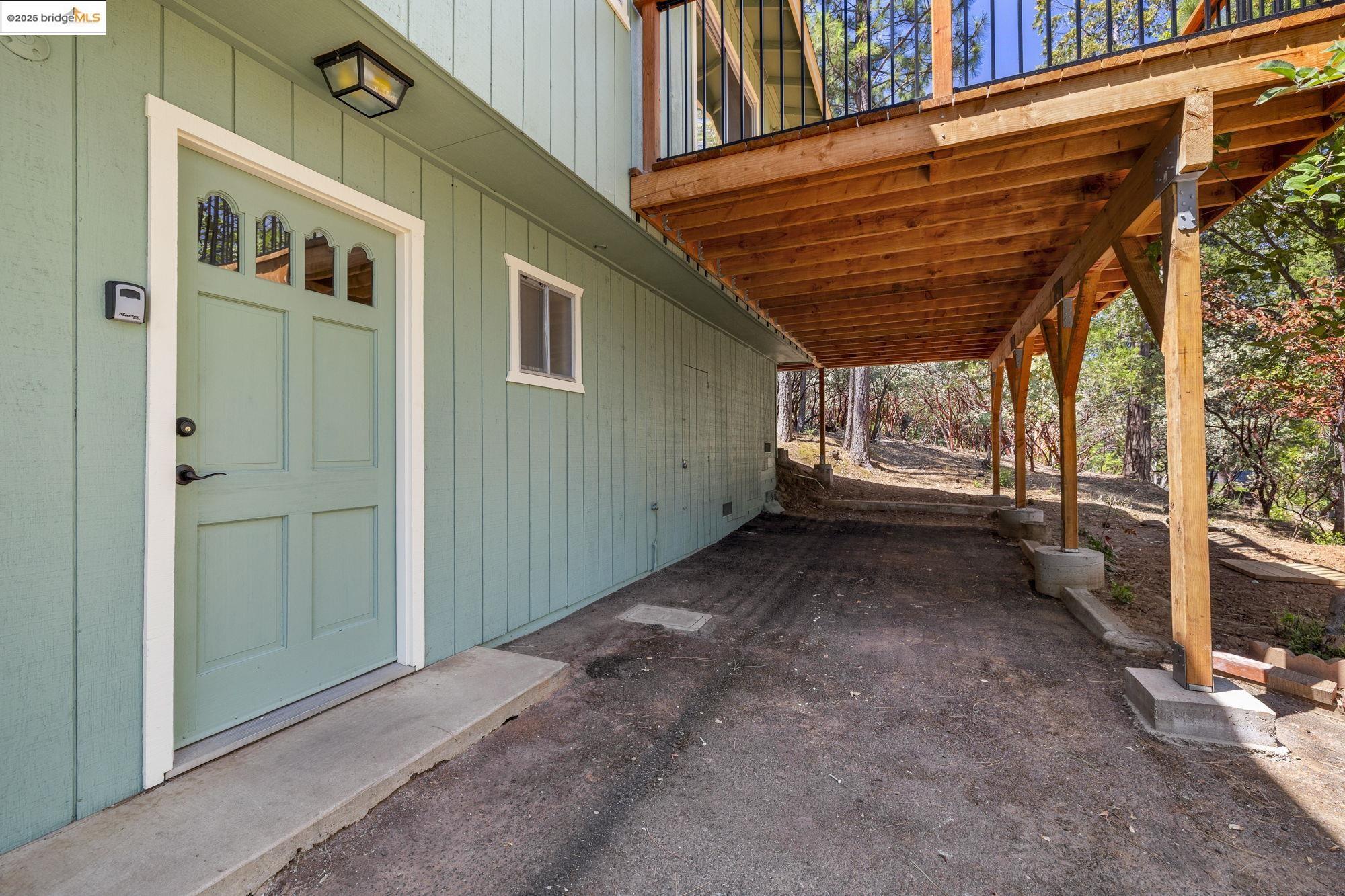 Detail Gallery Image 3 of 28 For 12017 Hillhurst, Groveland,  CA 95321 - 3 Beds | 3 Baths