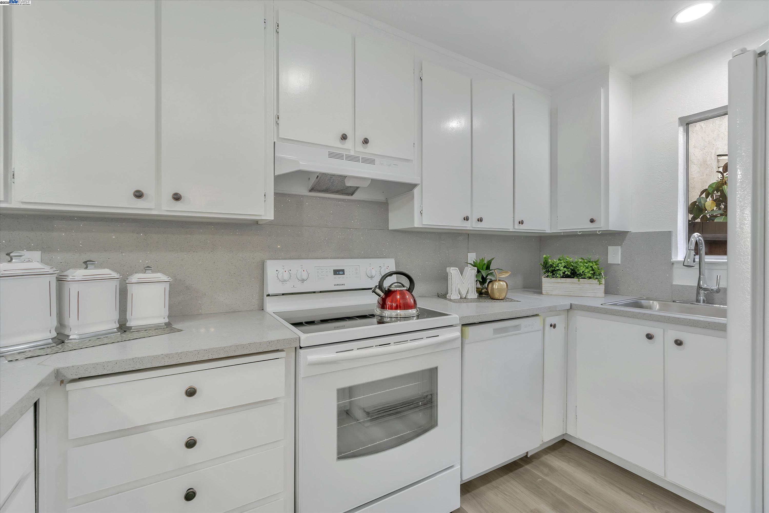 1896 San Vincente Dr # 13, Concord, California 94519, 2 Bedrooms Bedrooms, 5 Rooms Rooms,1 BathroomBathrooms,Residential Lease,For Rent,1896 San Vincente Dr # 13,41103182