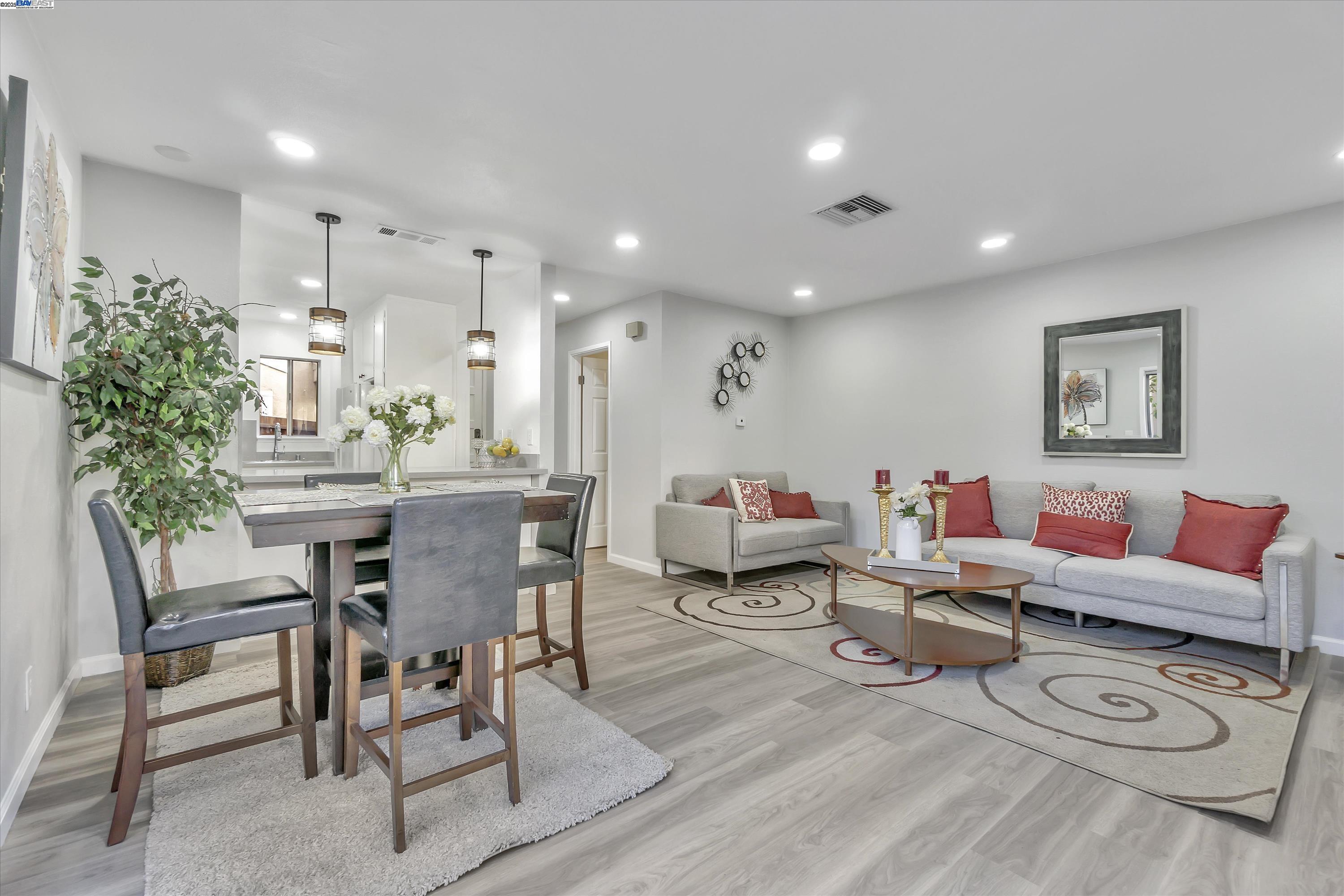 1896 San Vincente Dr # 13, Concord, California 94519, 2 Bedrooms Bedrooms, 5 Rooms Rooms,1 BathroomBathrooms,Residential Lease,For Rent,1896 San Vincente Dr # 13,41103182