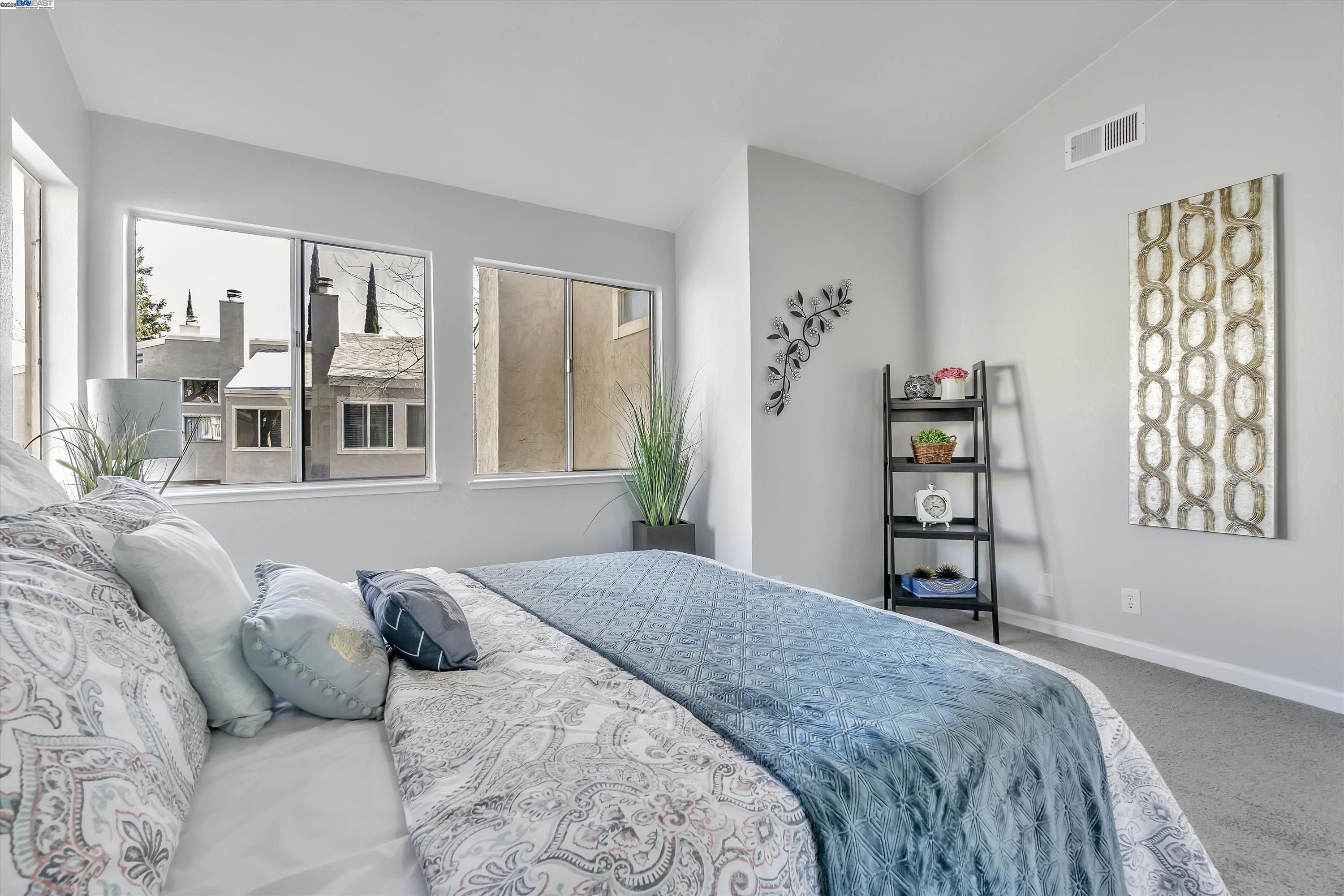 1896 San Vincente Dr # 13, Concord, California 94519, 2 Bedrooms Bedrooms, 5 Rooms Rooms,1 BathroomBathrooms,Residential Lease,For Rent,1896 San Vincente Dr # 13,41103182