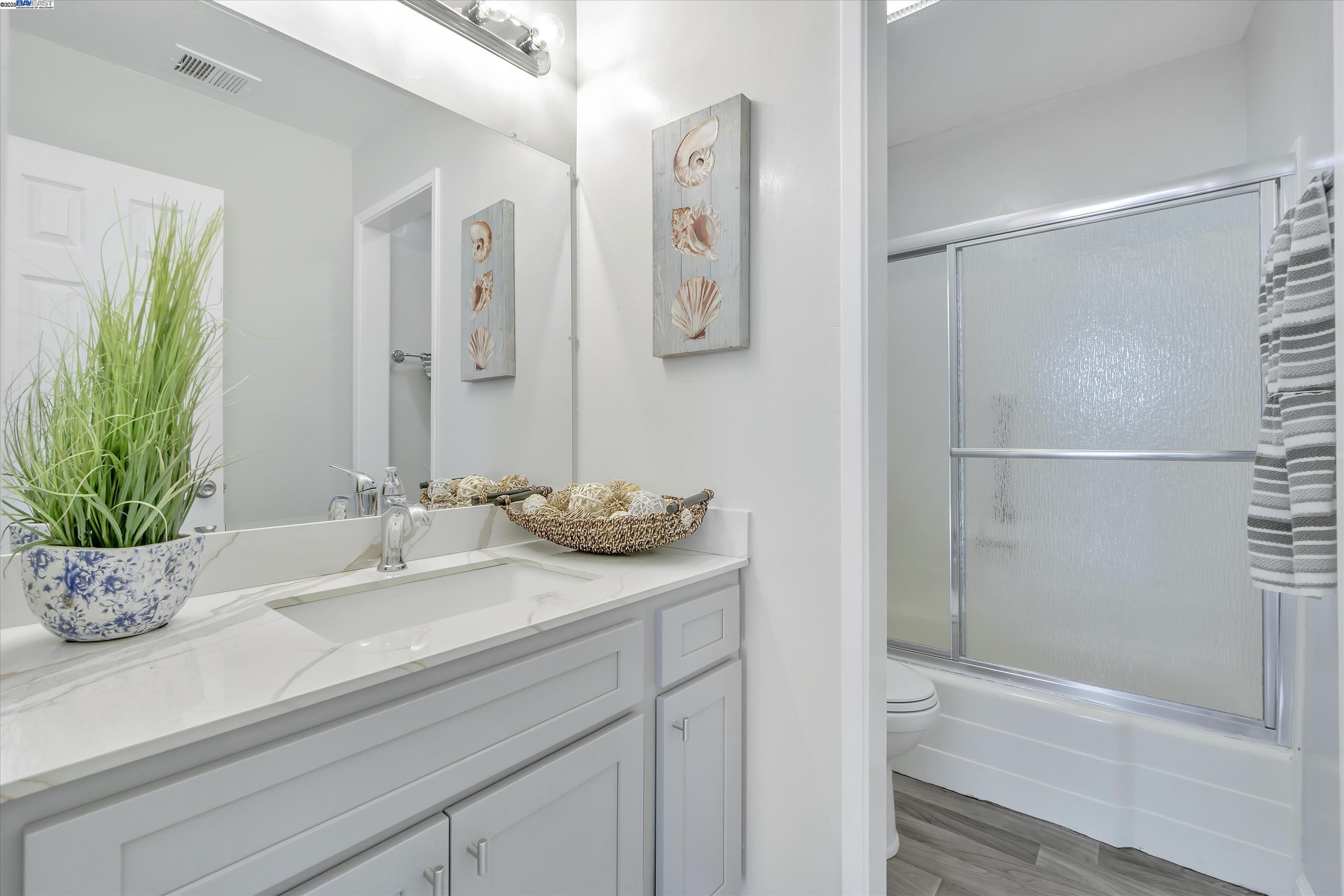 1896 San Vincente Dr # 13, Concord, California 94519, 2 Bedrooms Bedrooms, 5 Rooms Rooms,1 BathroomBathrooms,Residential Lease,For Rent,1896 San Vincente Dr # 13,41103182