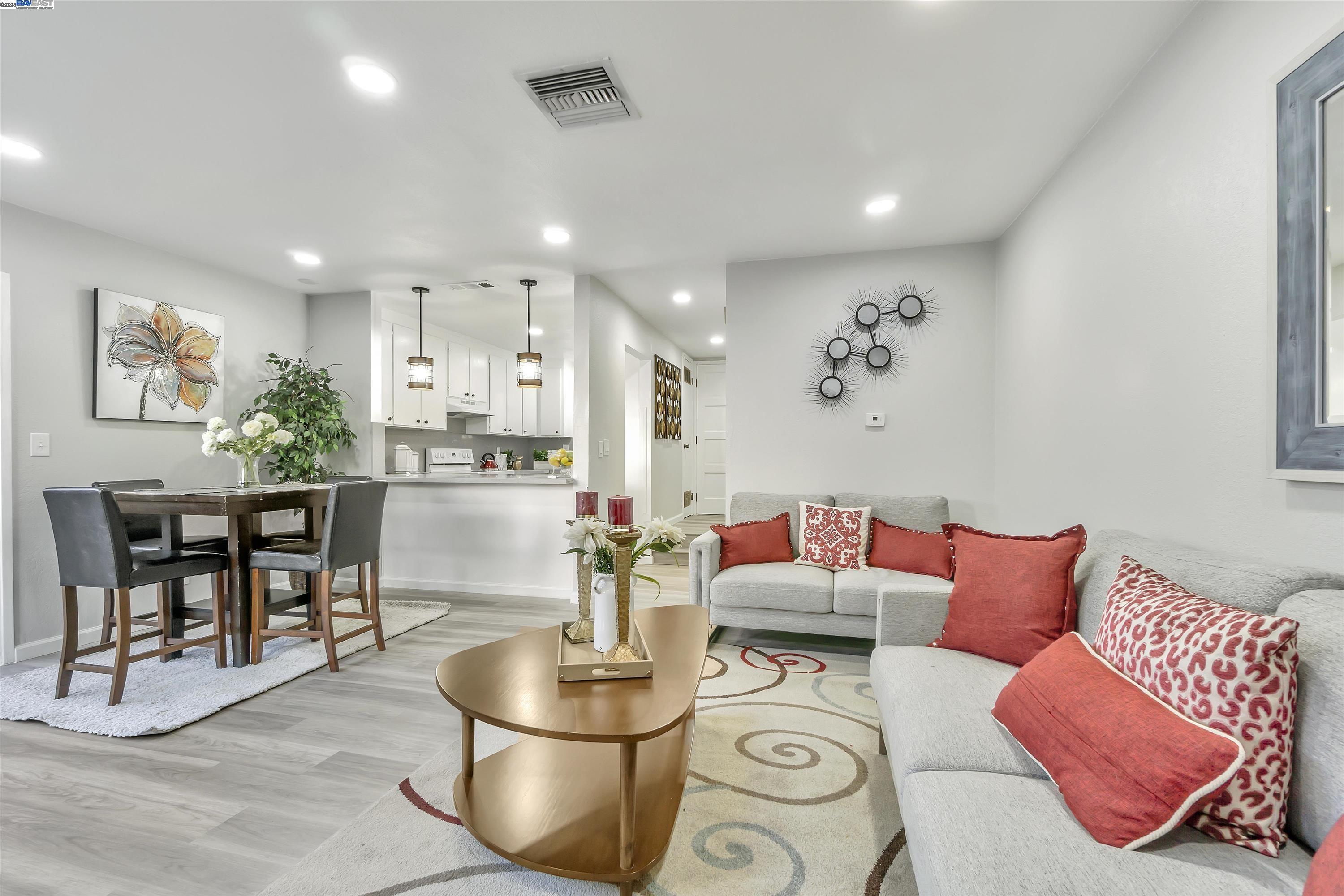 1896 San Vincente Dr # 13, Concord, California 94519, 2 Bedrooms Bedrooms, 5 Rooms Rooms,1 BathroomBathrooms,Residential Lease,For Rent,1896 San Vincente Dr # 13,41103182