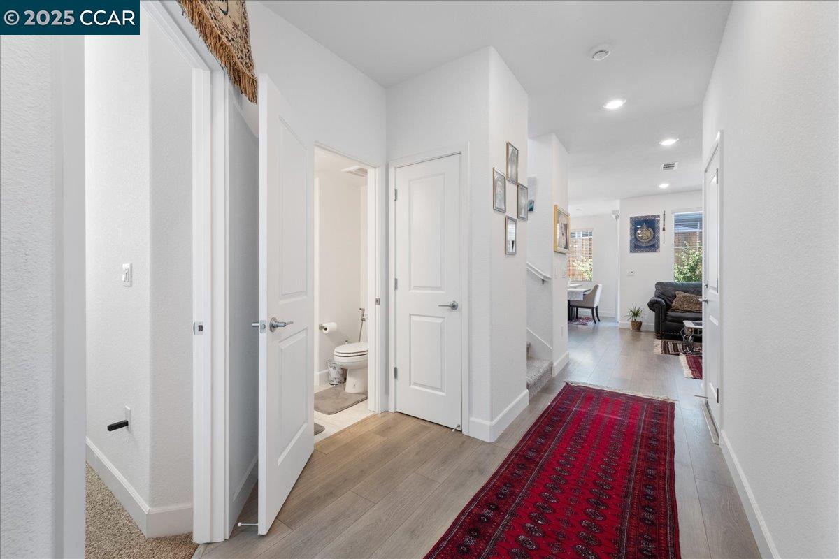 Detail Gallery Image 15 of 44 For 300 Hideaway Lane, Pittsburg,  CA 94565 - 4 Beds | 3 Baths