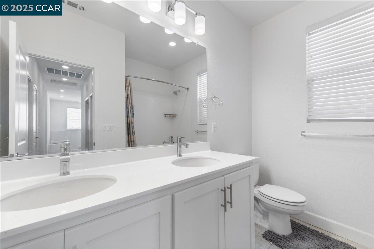 Detail Gallery Image 39 of 44 For 300 Hideaway Lane, Pittsburg,  CA 94565 - 4 Beds | 3 Baths