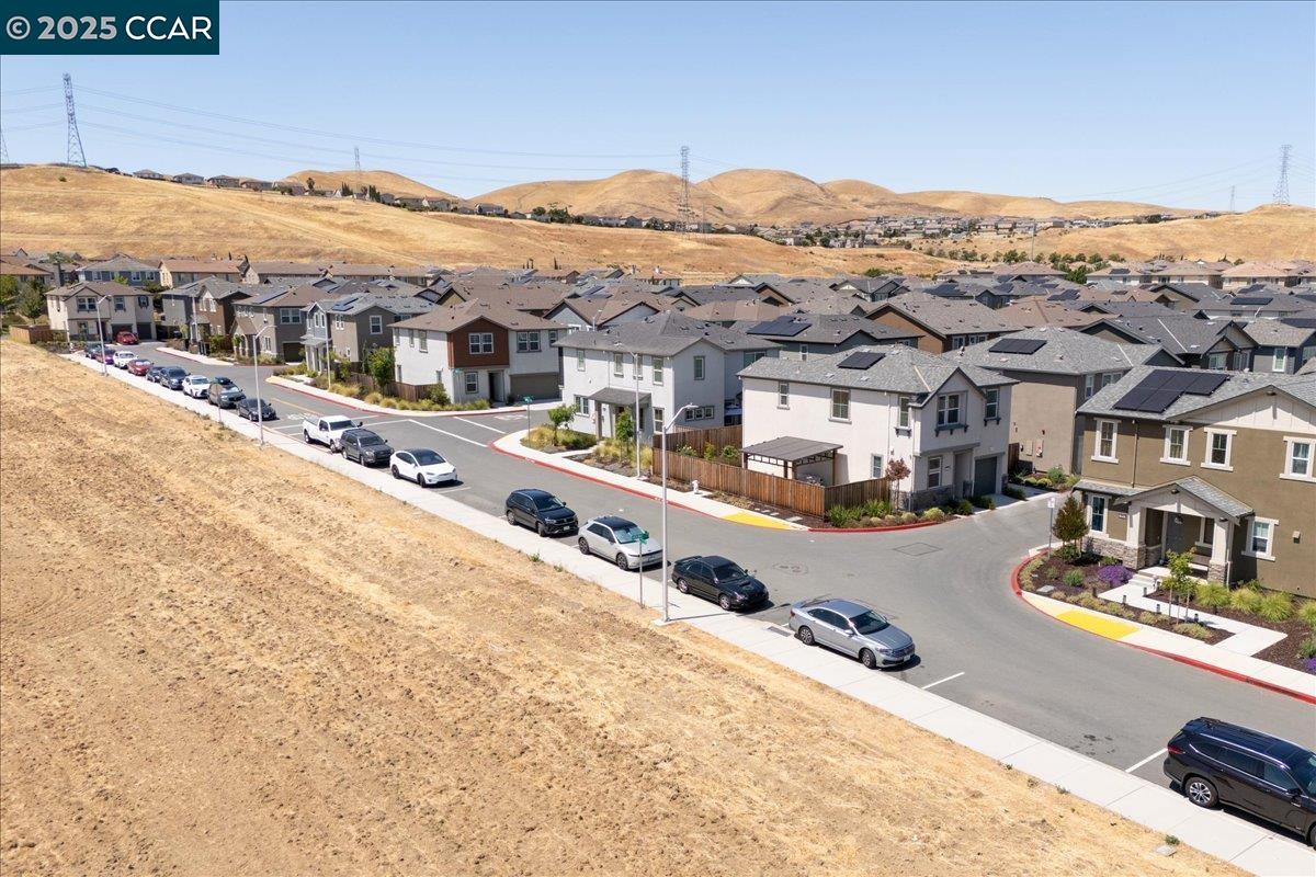 Detail Gallery Image 5 of 44 For 300 Hideaway Lane, Pittsburg,  CA 94565 - 4 Beds | 3 Baths