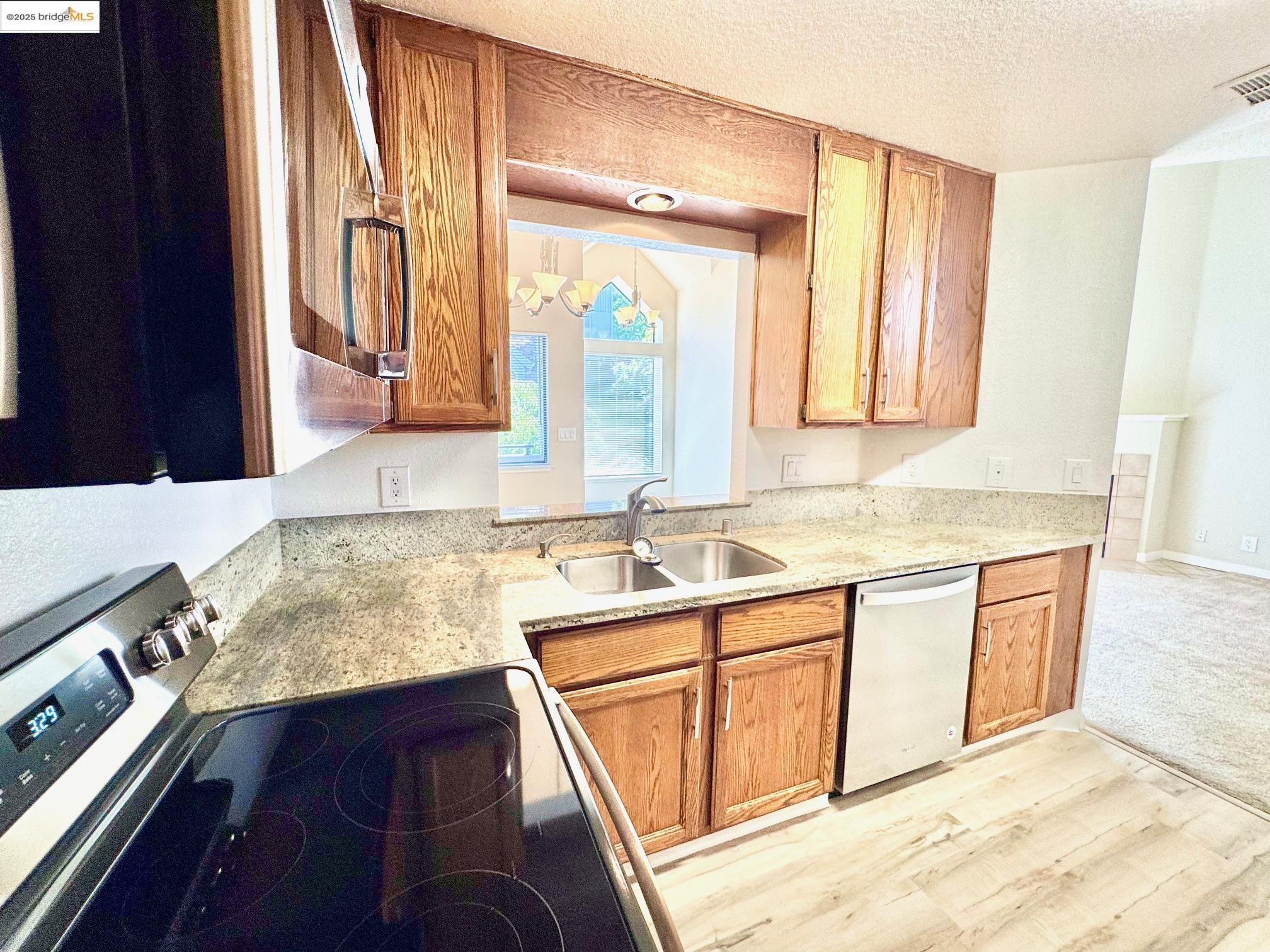 4649 Rothbury Cmn, Fremont, California 94536, 2 Bedrooms Bedrooms, 5 Rooms Rooms,2 BathroomsBathrooms,Residential Lease,For Rent,4649 Rothbury Cmn,41103186