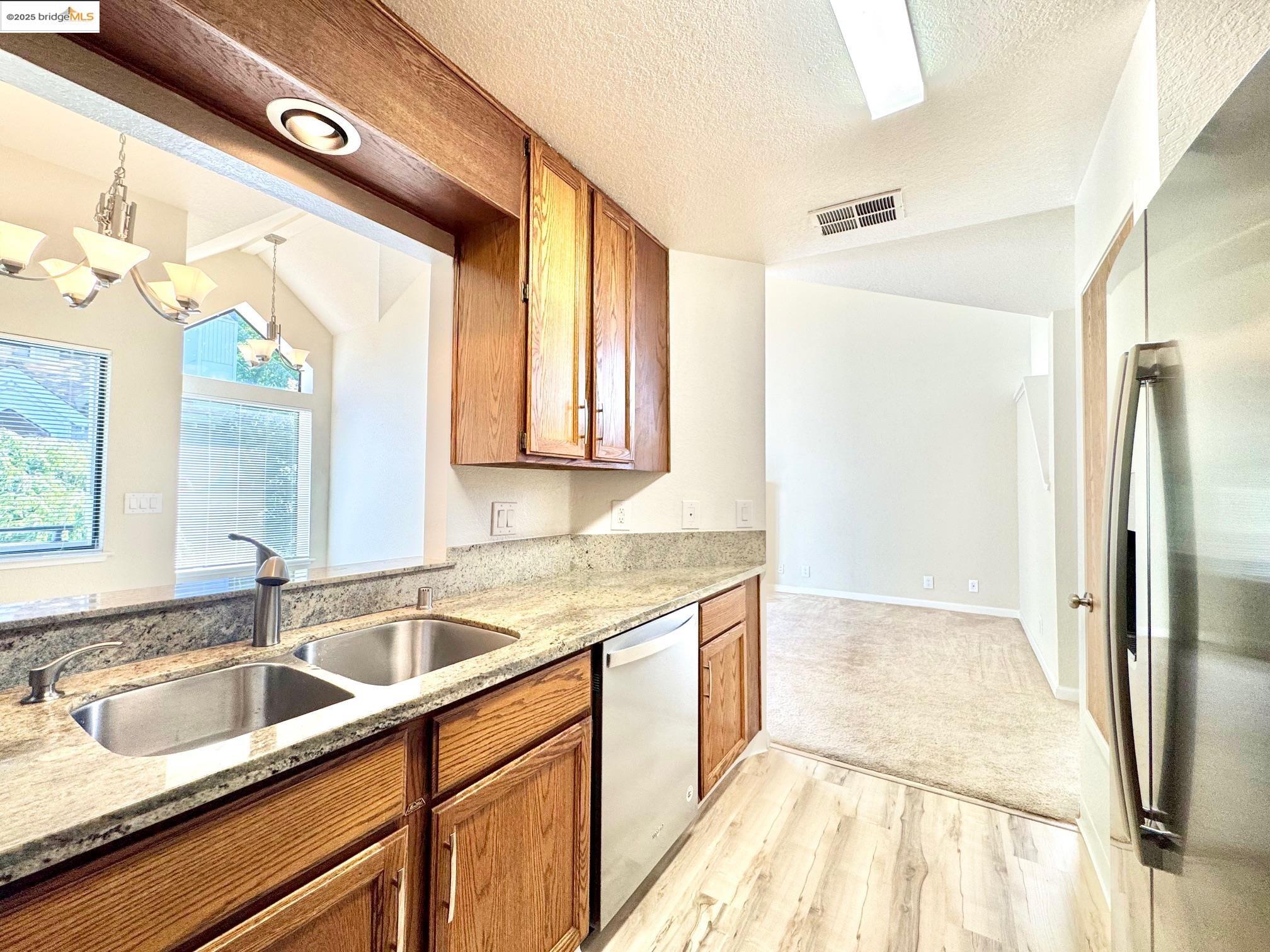 4649 Rothbury Cmn, Fremont, California 94536, 2 Bedrooms Bedrooms, 5 Rooms Rooms,2 BathroomsBathrooms,Residential Lease,For Rent,4649 Rothbury Cmn,41103186