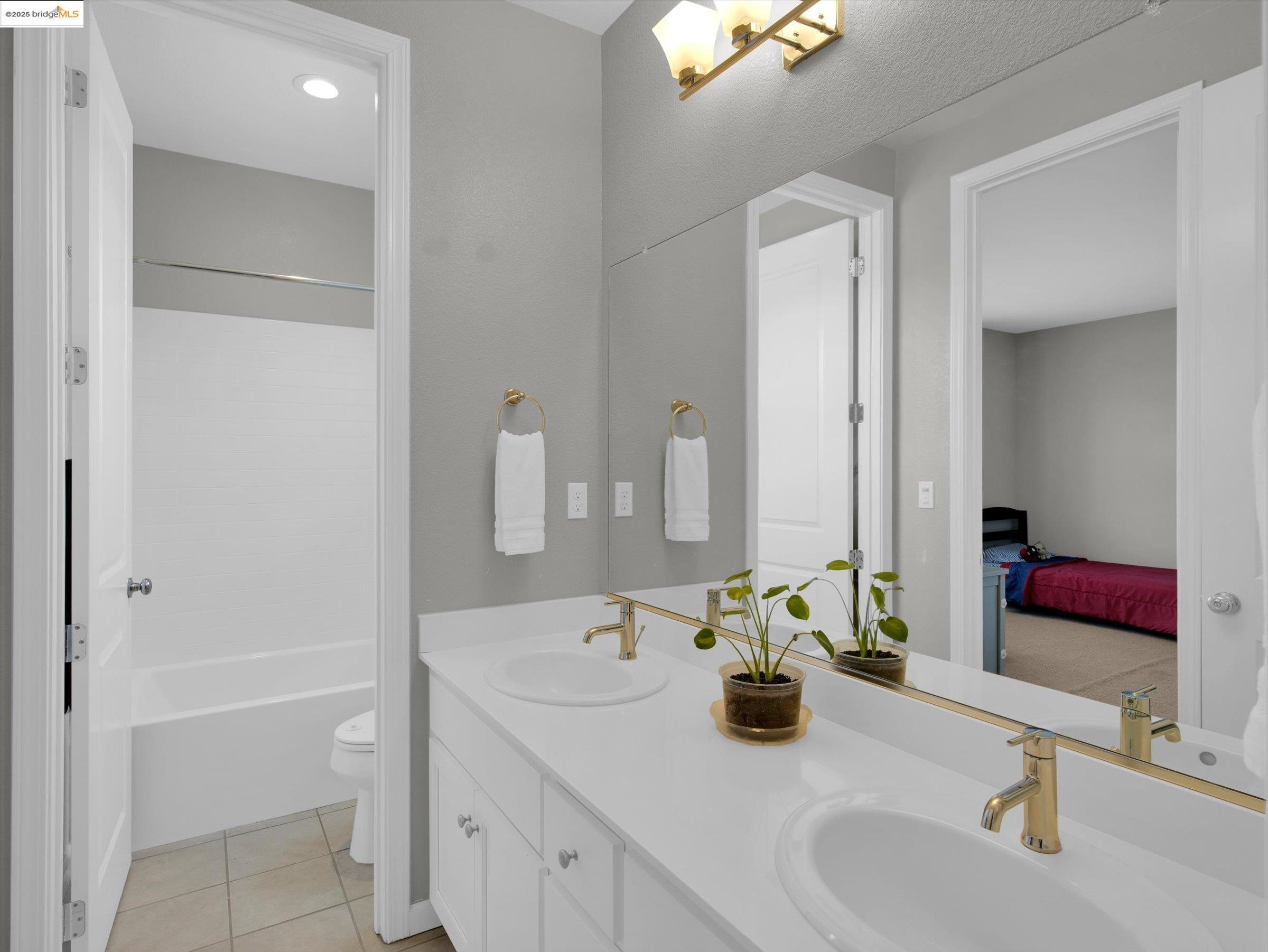 Detail Gallery Image 26 of 43 For 346 Parkfield Way, Oakley,  CA 94561 - 5 Beds | 4 Baths