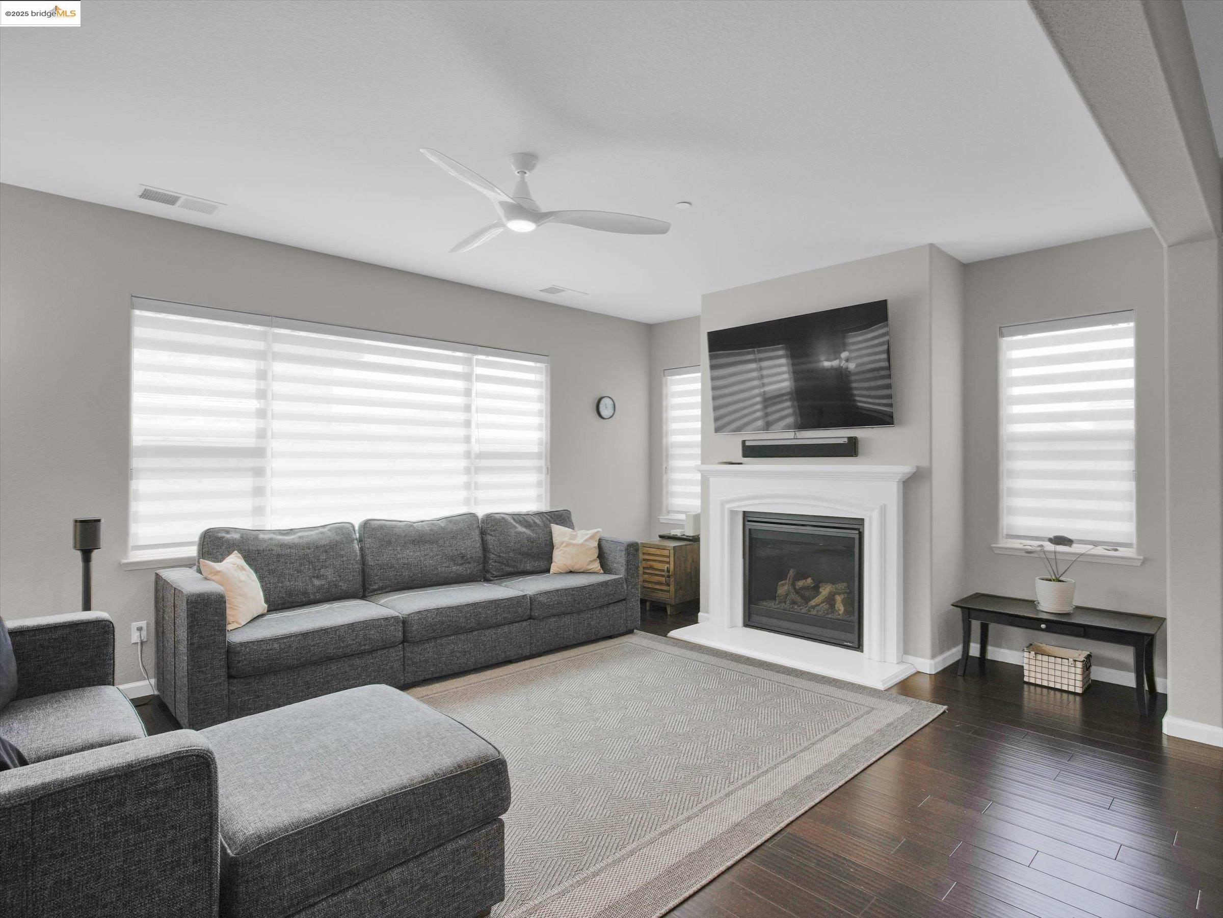 Detail Gallery Image 6 of 43 For 346 Parkfield Way, Oakley,  CA 94561 - 5 Beds | 4 Baths