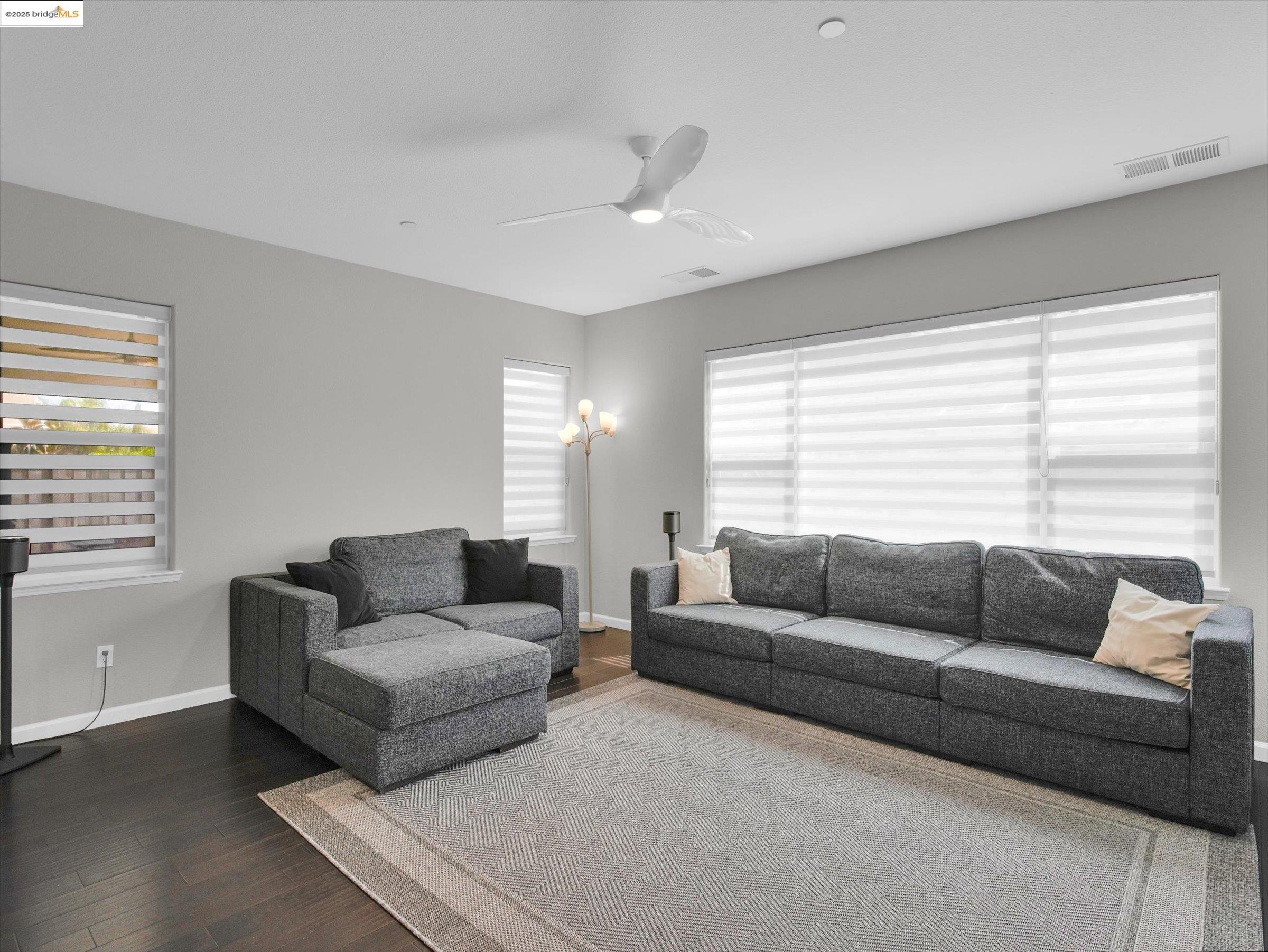 Detail Gallery Image 7 of 43 For 346 Parkfield Way, Oakley,  CA 94561 - 5 Beds | 4 Baths
