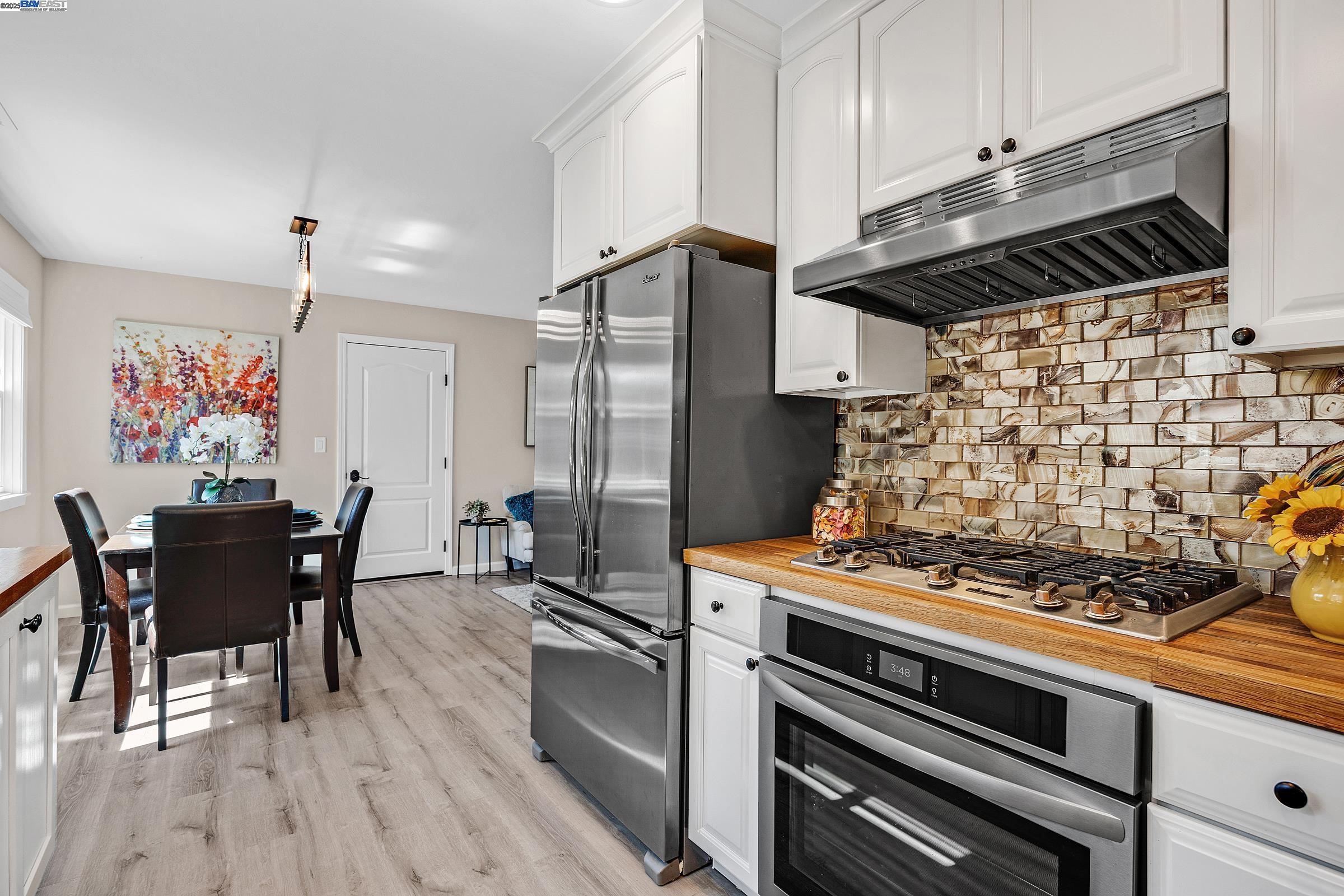 Detail Gallery Image 11 of 29 For 1063 via Madrid, Livermore,  CA 94550 - 3 Beds | 2 Baths