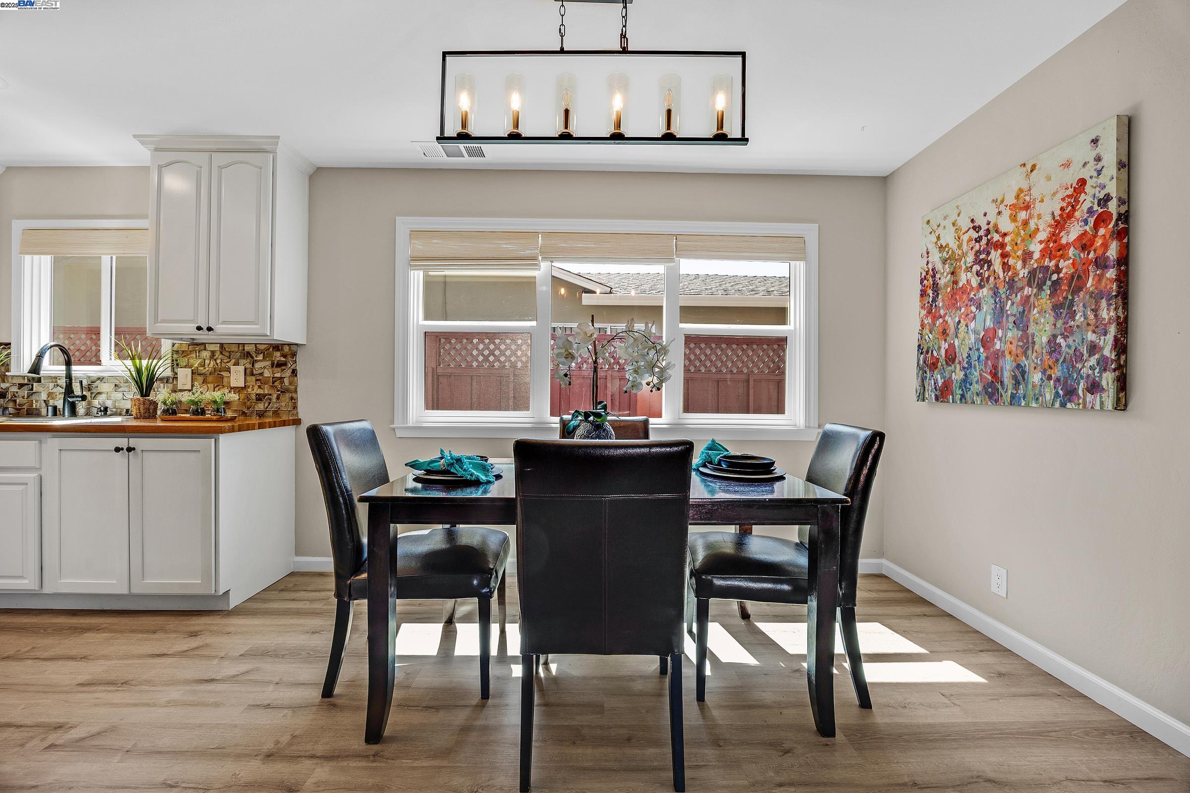 Detail Gallery Image 13 of 29 For 1063 via Madrid, Livermore,  CA 94550 - 3 Beds | 2 Baths