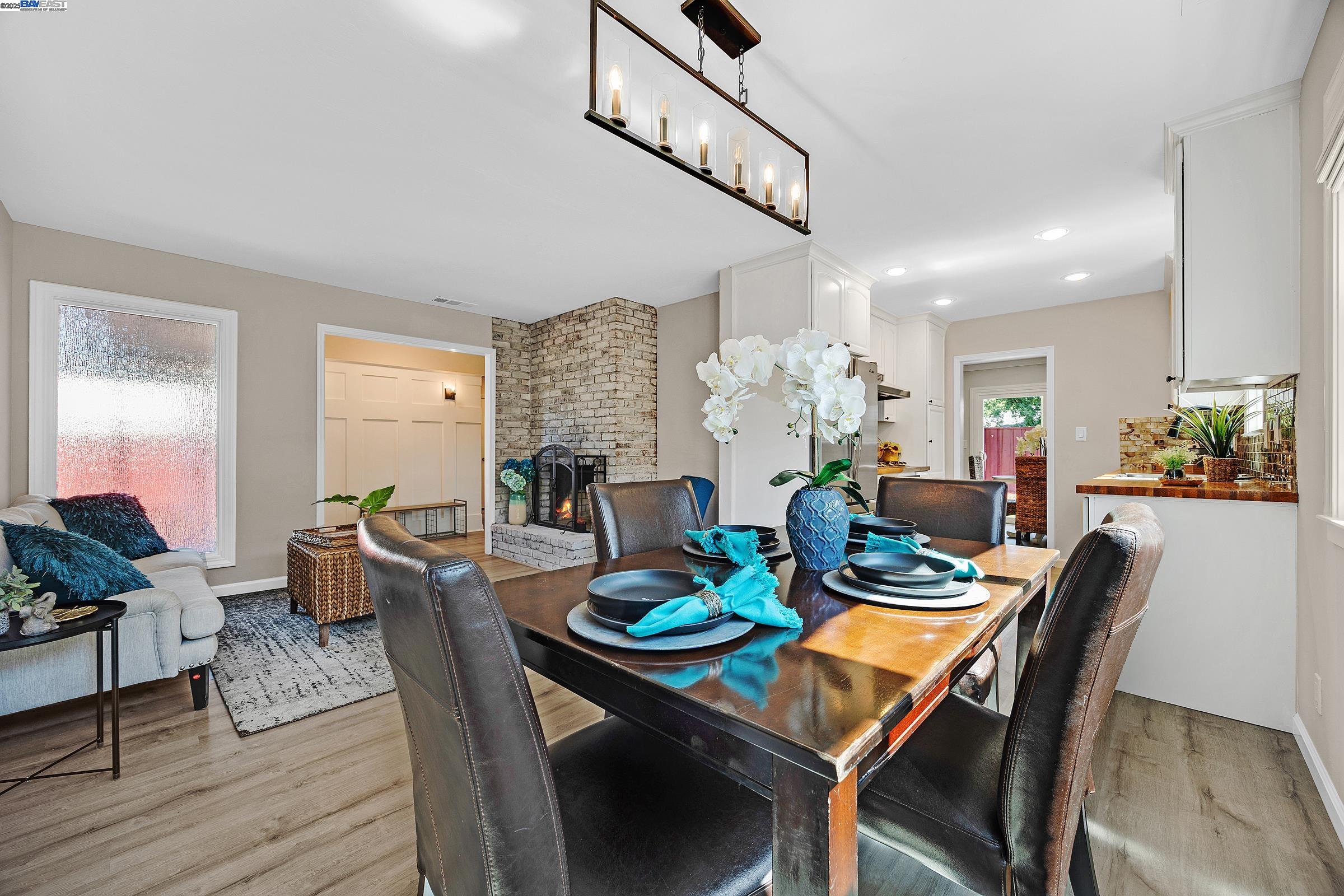 Detail Gallery Image 14 of 29 For 1063 via Madrid, Livermore,  CA 94550 - 3 Beds | 2 Baths