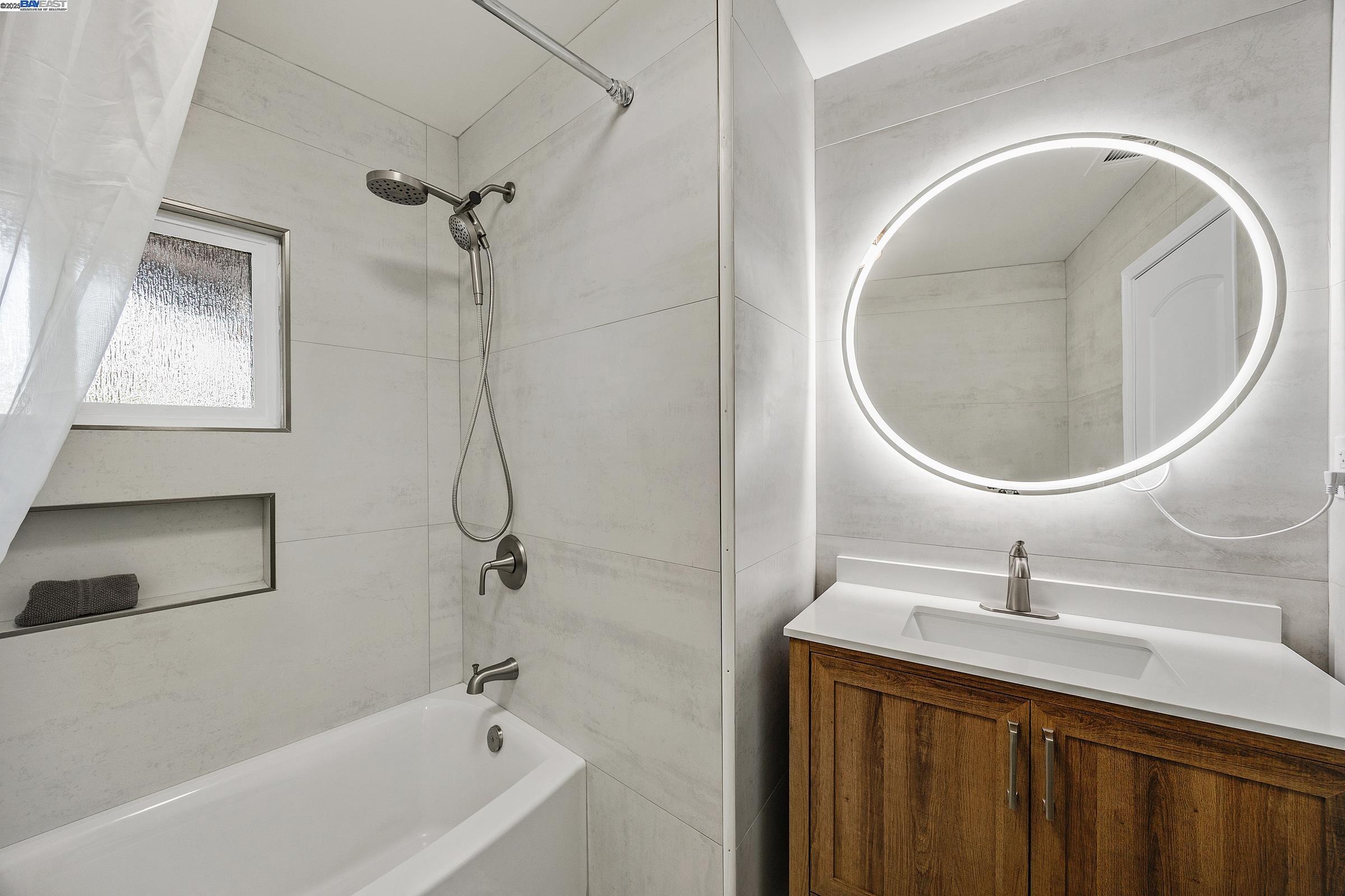 Detail Gallery Image 17 of 29 For 1063 via Madrid, Livermore,  CA 94550 - 3 Beds | 2 Baths