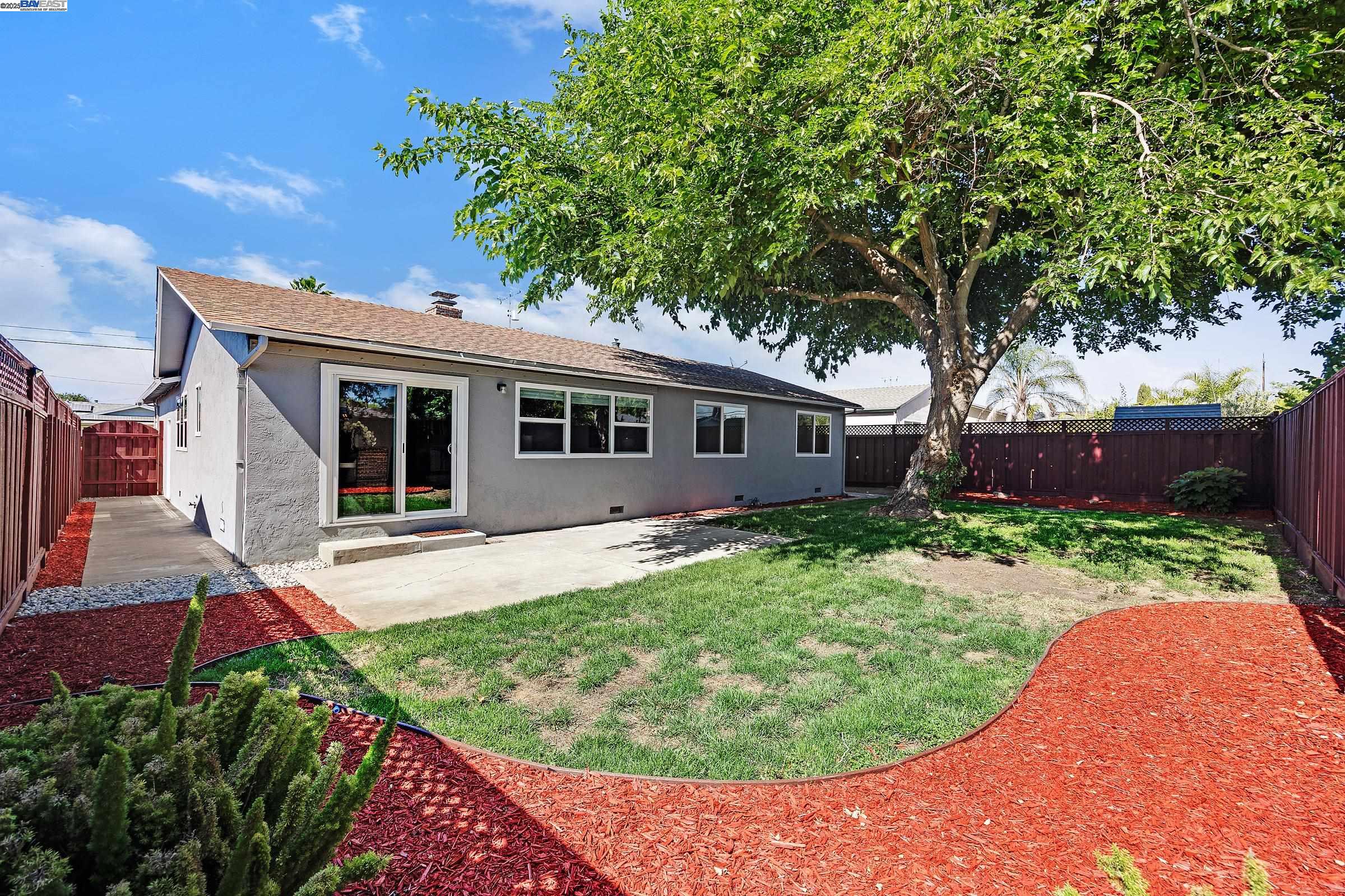 Detail Gallery Image 27 of 29 For 1063 via Madrid, Livermore,  CA 94550 - 3 Beds | 2 Baths