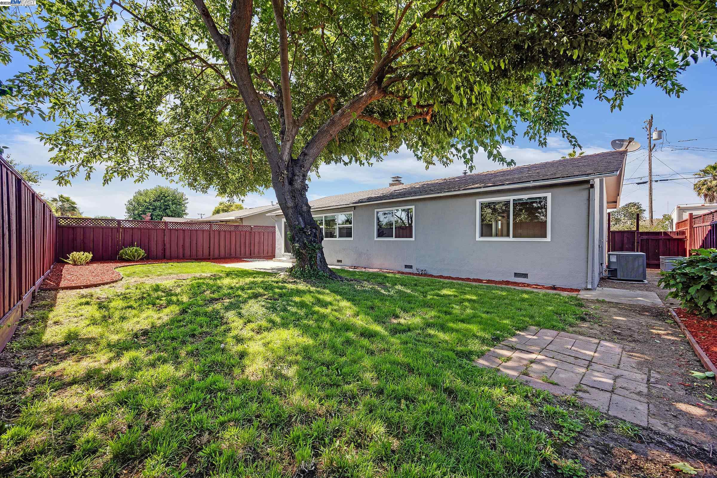 Detail Gallery Image 28 of 29 For 1063 via Madrid, Livermore,  CA 94550 - 3 Beds | 2 Baths