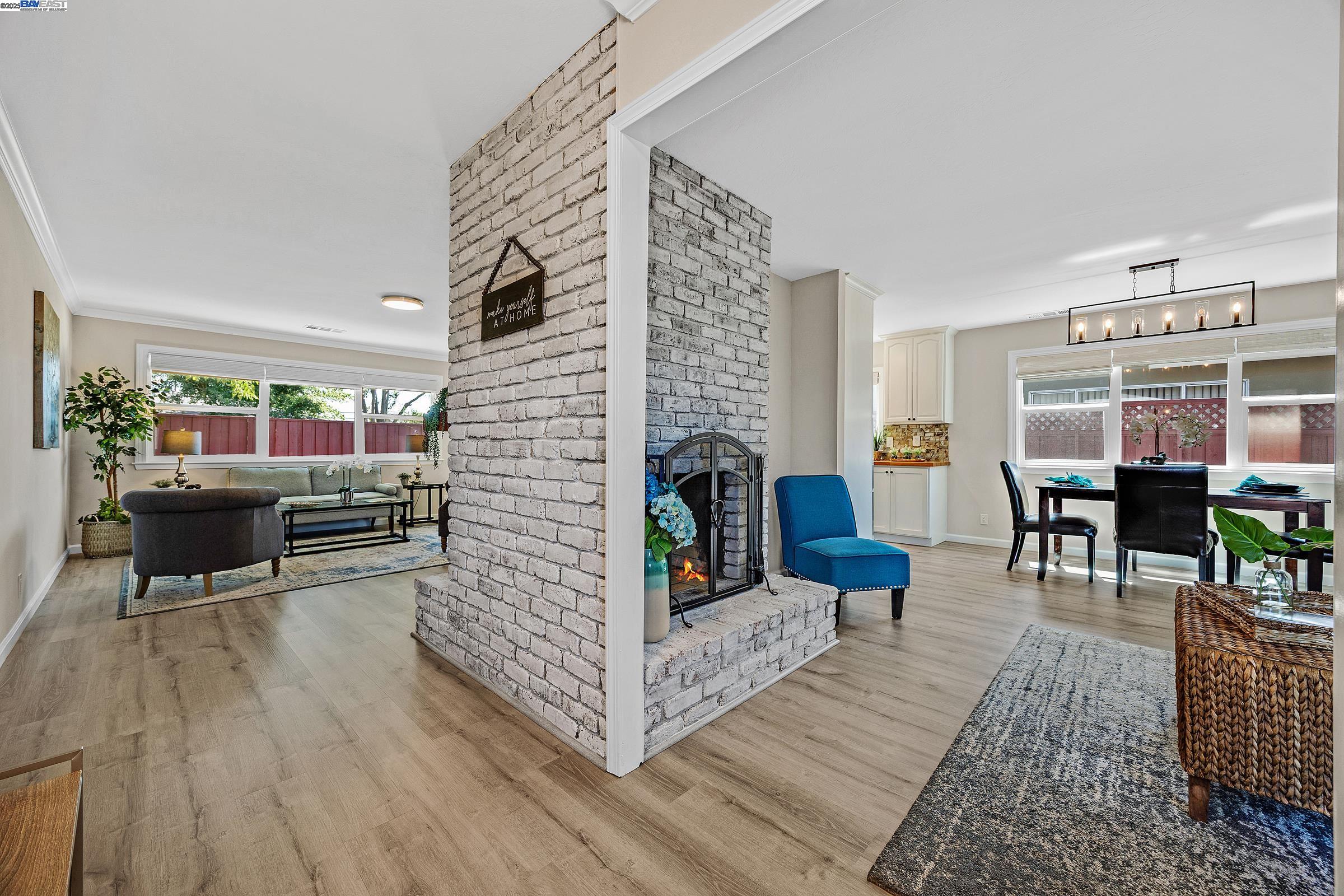 Detail Gallery Image 5 of 29 For 1063 via Madrid, Livermore,  CA 94550 - 3 Beds | 2 Baths