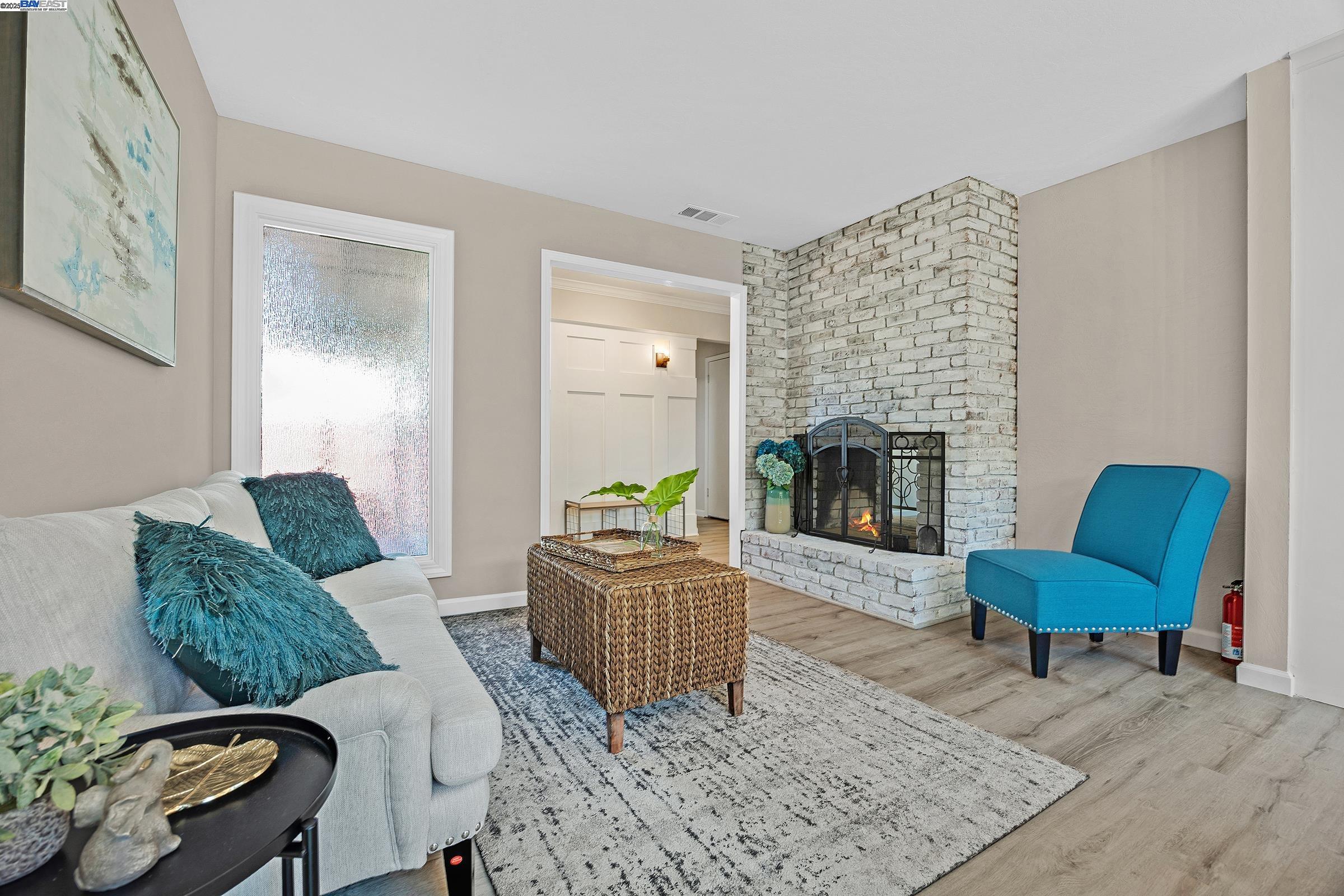 Detail Gallery Image 8 of 29 For 1063 via Madrid, Livermore,  CA 94550 - 3 Beds | 2 Baths