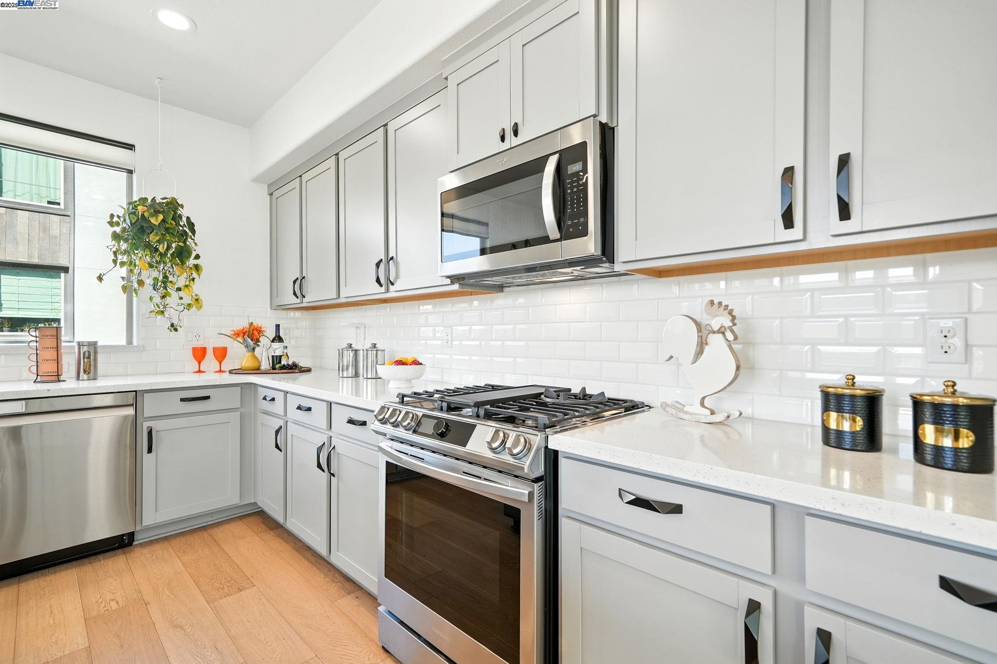 Detail Gallery Image 19 of 40 For 25243 Villager Ln, Hayward,  CA 94544 - 4 Beds | 3/1 Baths