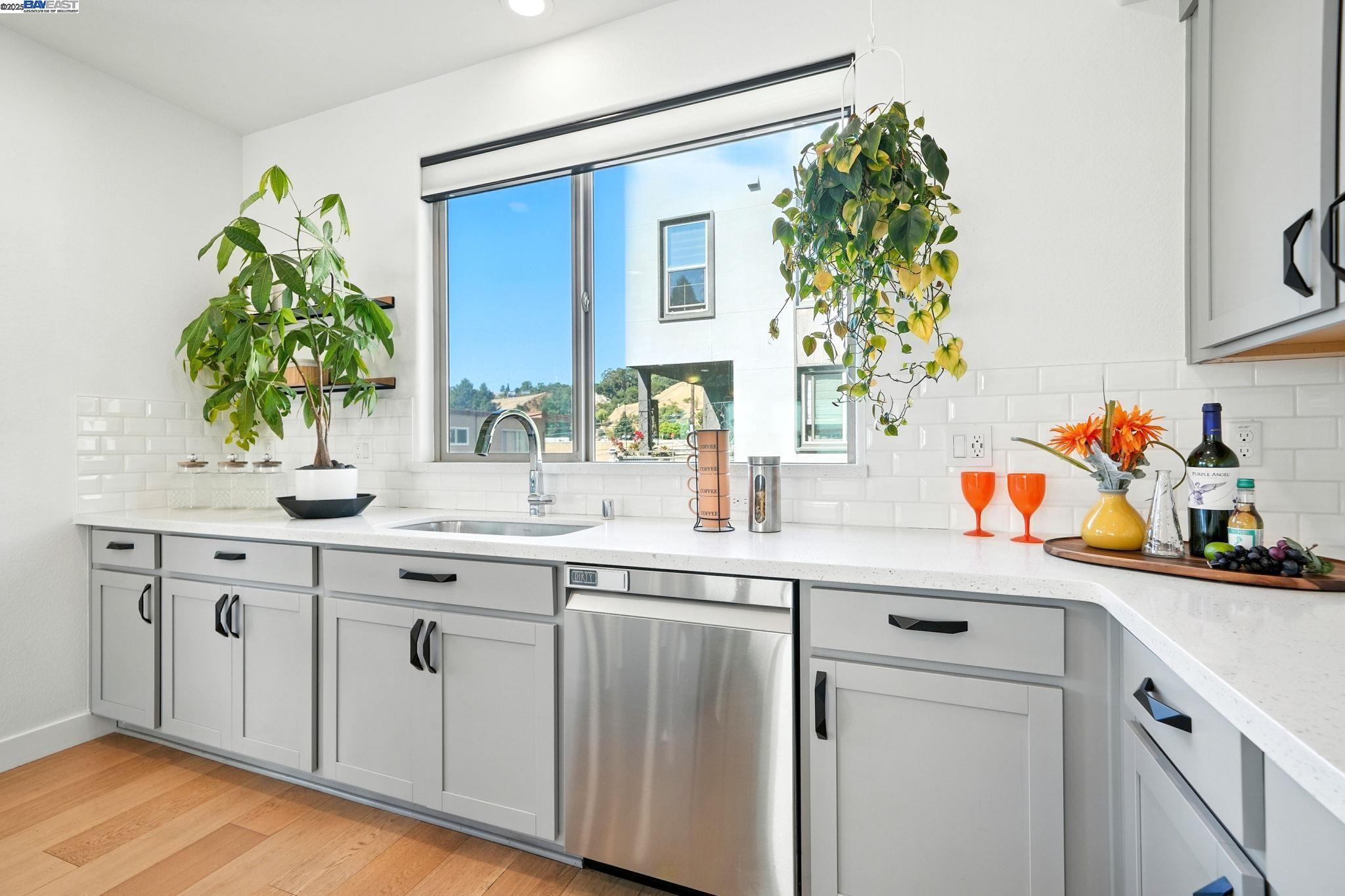 Detail Gallery Image 20 of 40 For 25243 Villager Ln, Hayward,  CA 94544 - 4 Beds | 3/1 Baths