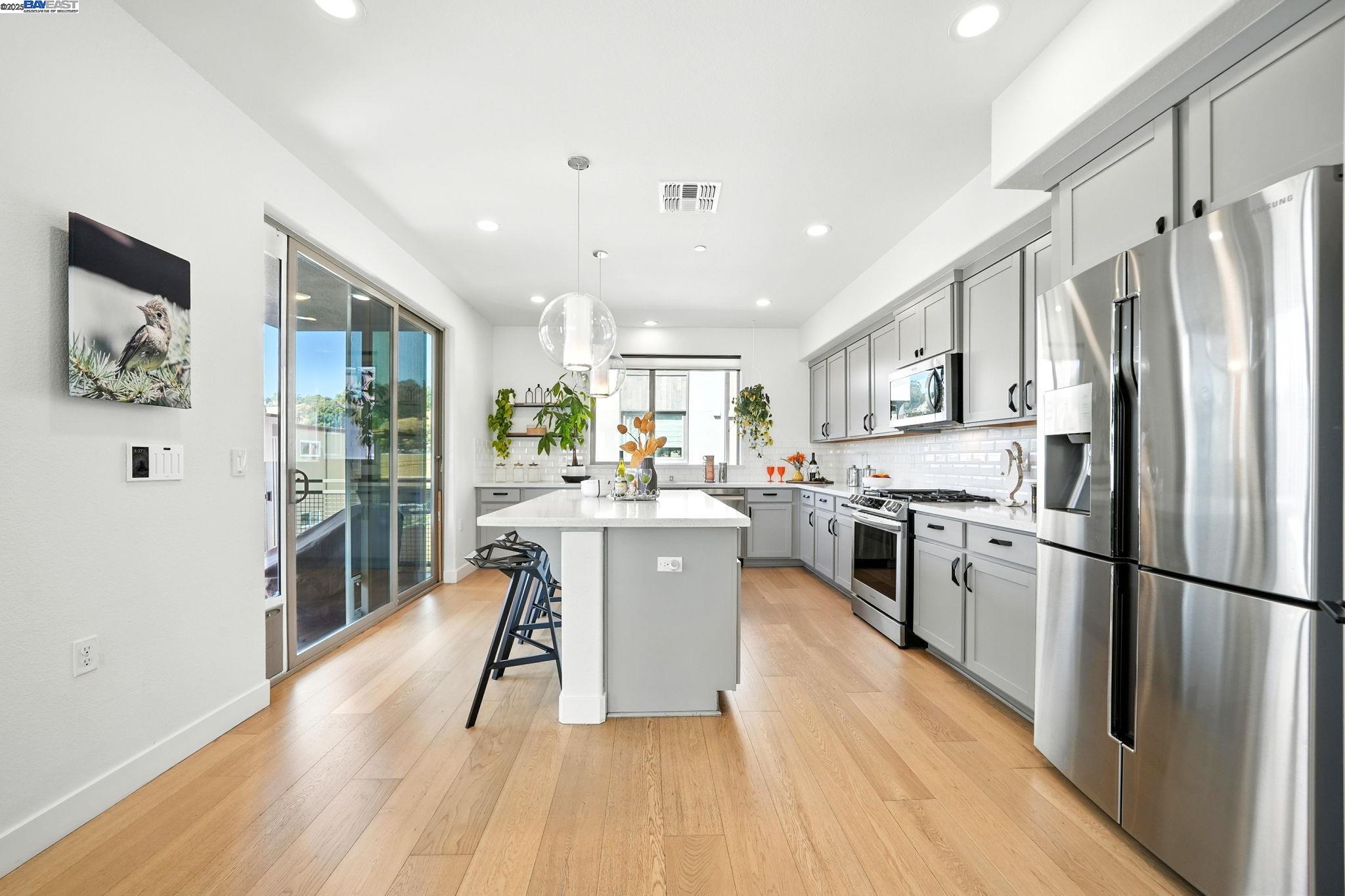 Detail Gallery Image 22 of 40 For 25243 Villager Ln, Hayward,  CA 94544 - 4 Beds | 3/1 Baths
