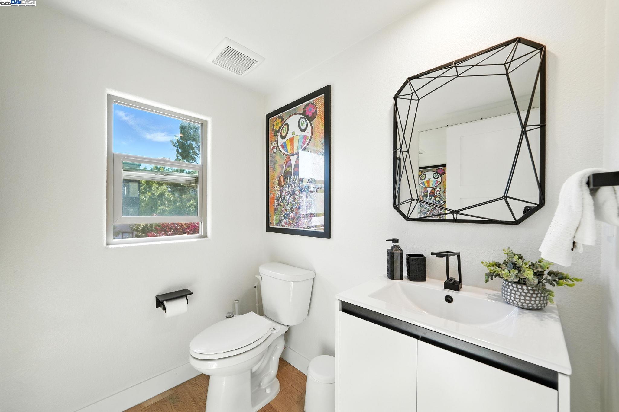 Detail Gallery Image 24 of 40 For 25243 Villager Ln, Hayward,  CA 94544 - 4 Beds | 3/1 Baths