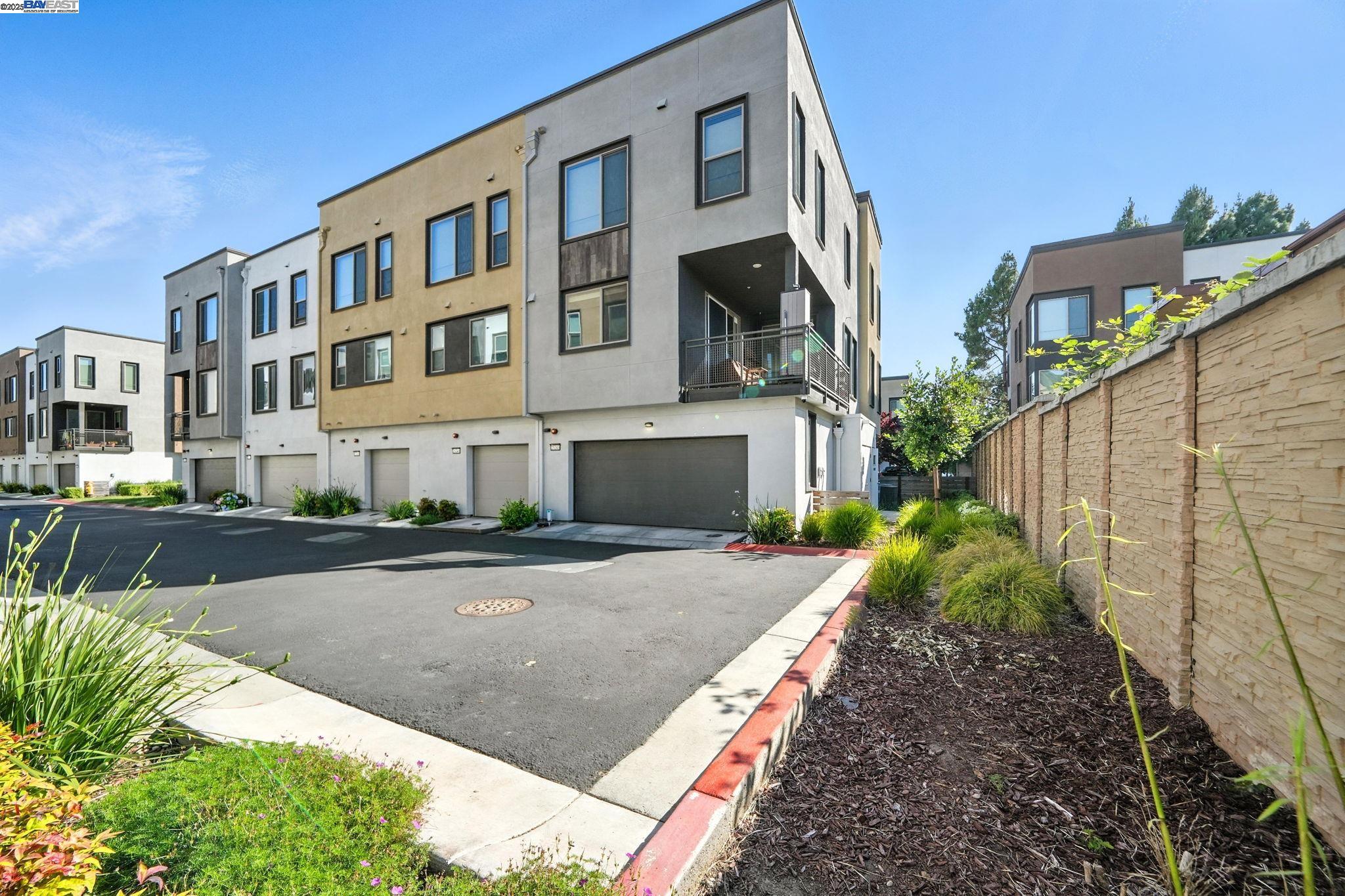 Detail Gallery Image 40 of 40 For 25243 Villager Ln, Hayward,  CA 94544 - 4 Beds | 3/1 Baths