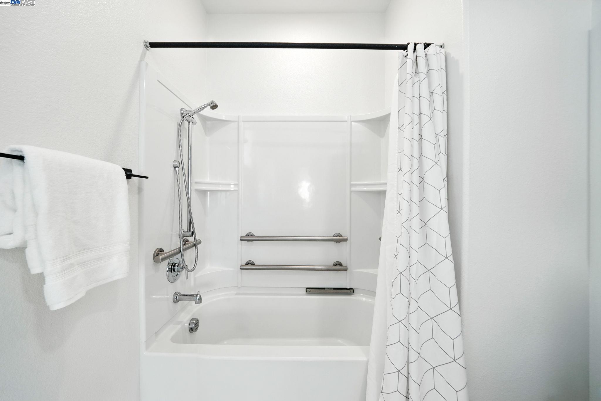 Detail Gallery Image 8 of 40 For 25243 Villager Ln, Hayward,  CA 94544 - 4 Beds | 3/1 Baths