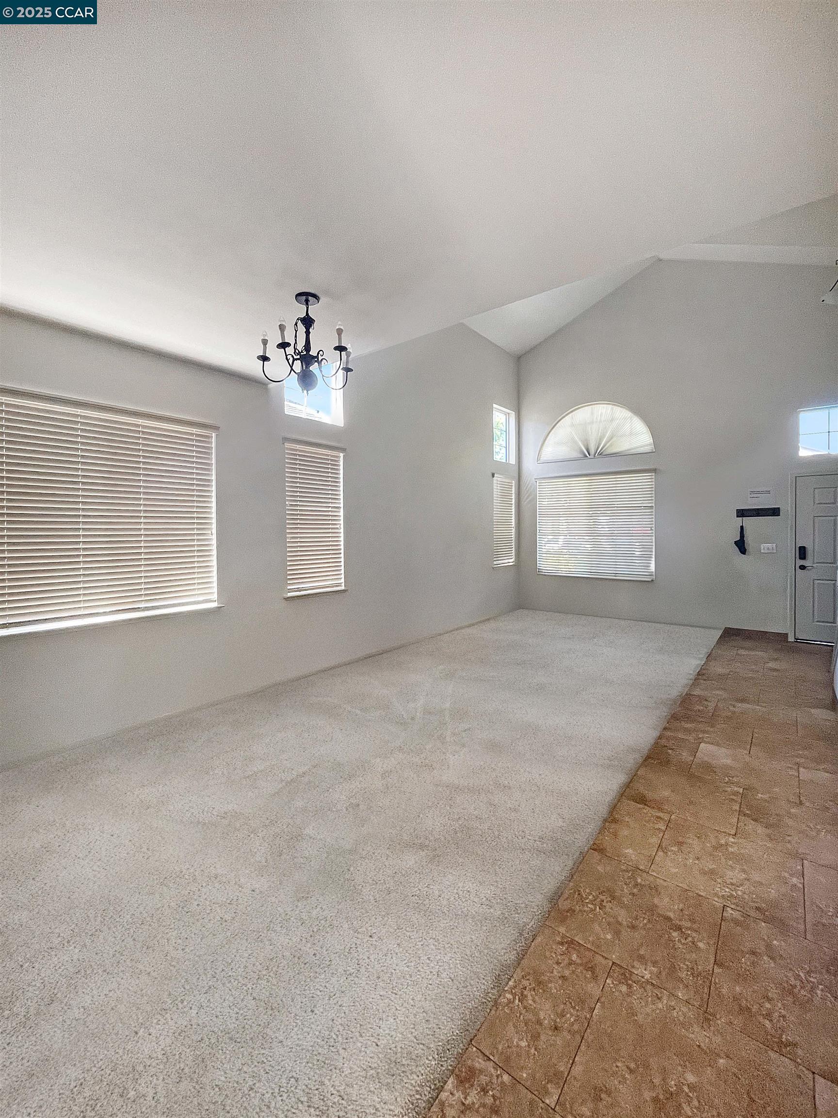 Detail Gallery Image 3 of 21 For 1214 Dover Ln, Tracy,  CA 95377 - 5 Beds | 2/1 Baths