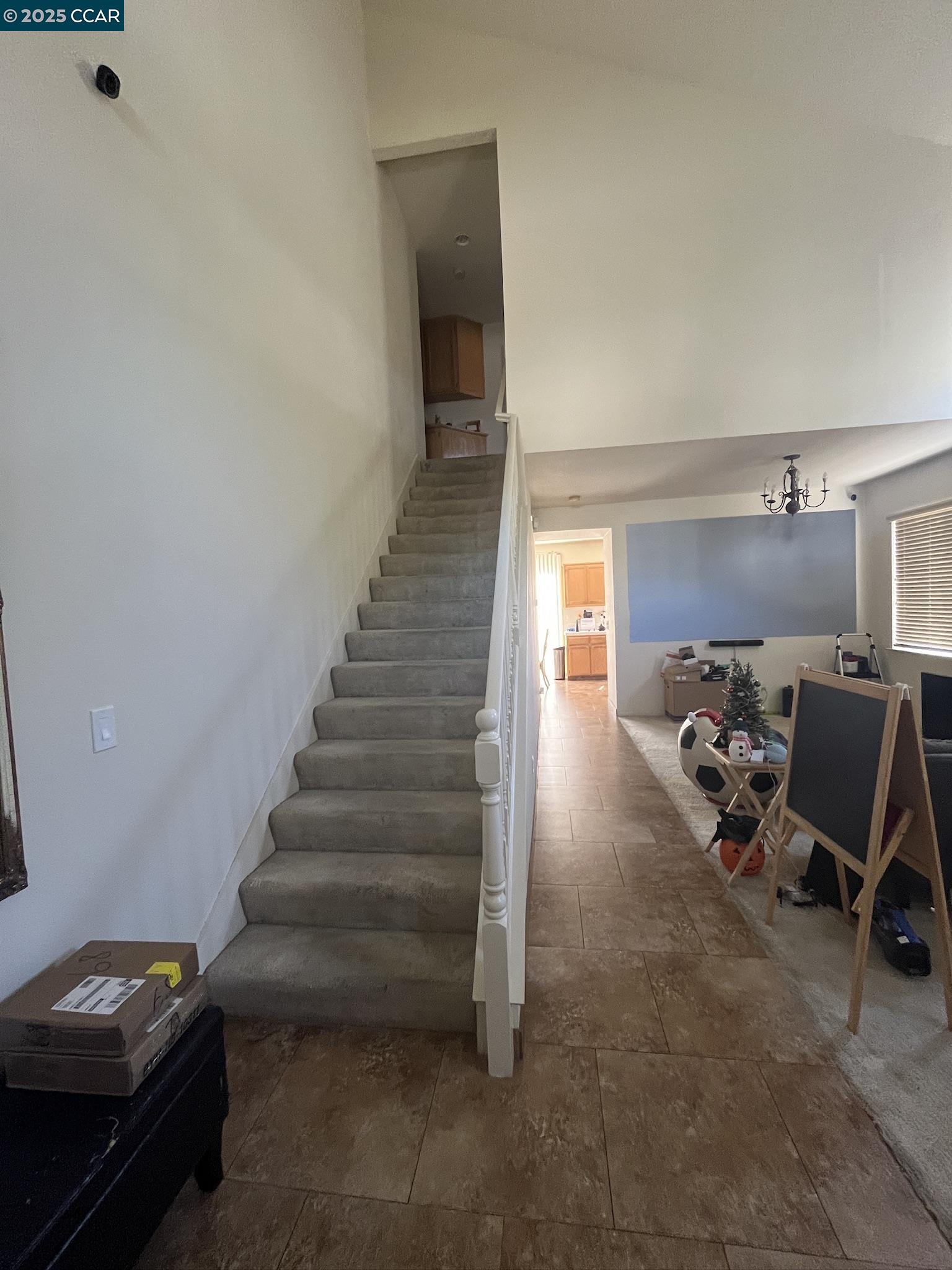 Detail Gallery Image 9 of 21 For 1214 Dover Ln, Tracy,  CA 95377 - 5 Beds | 2/1 Baths