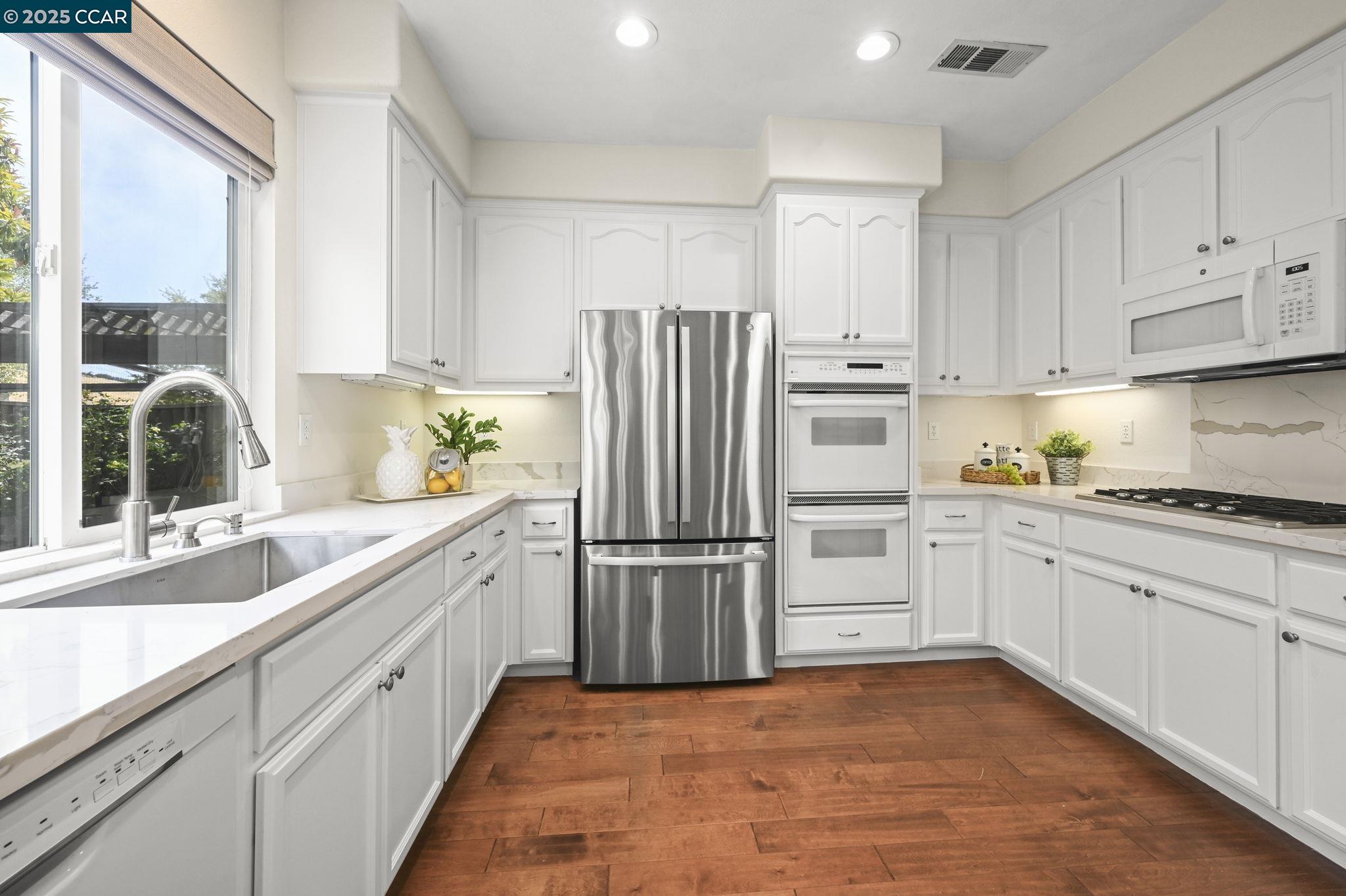 Detail Gallery Image 11 of 42 For 120 Woodcrest Dr, San Ramon,  CA 94583 - 4 Beds | 2/1 Baths