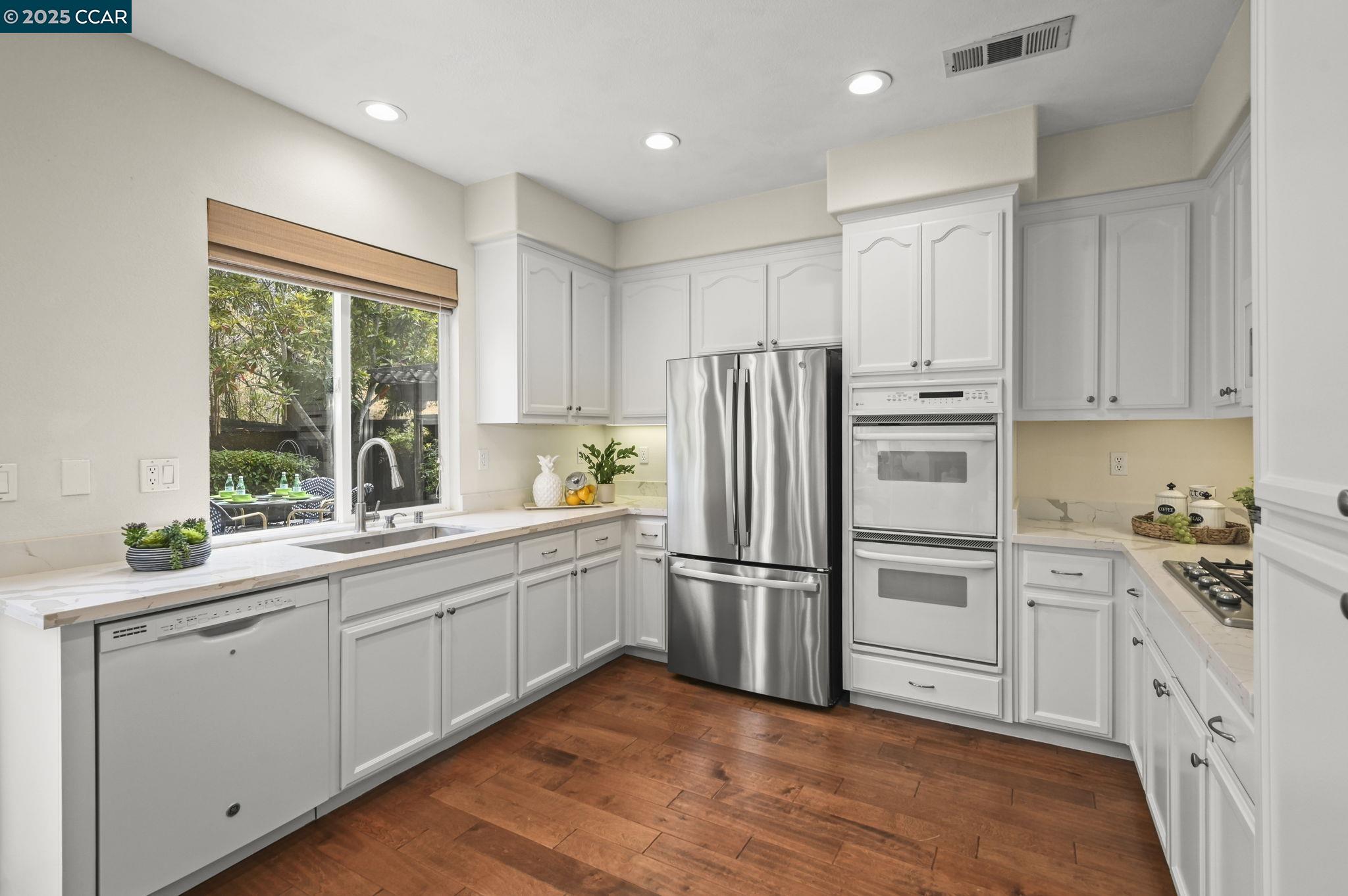 Detail Gallery Image 10 of 42 For 120 Woodcrest Dr, San Ramon,  CA 94583 - 4 Beds | 2/1 Baths