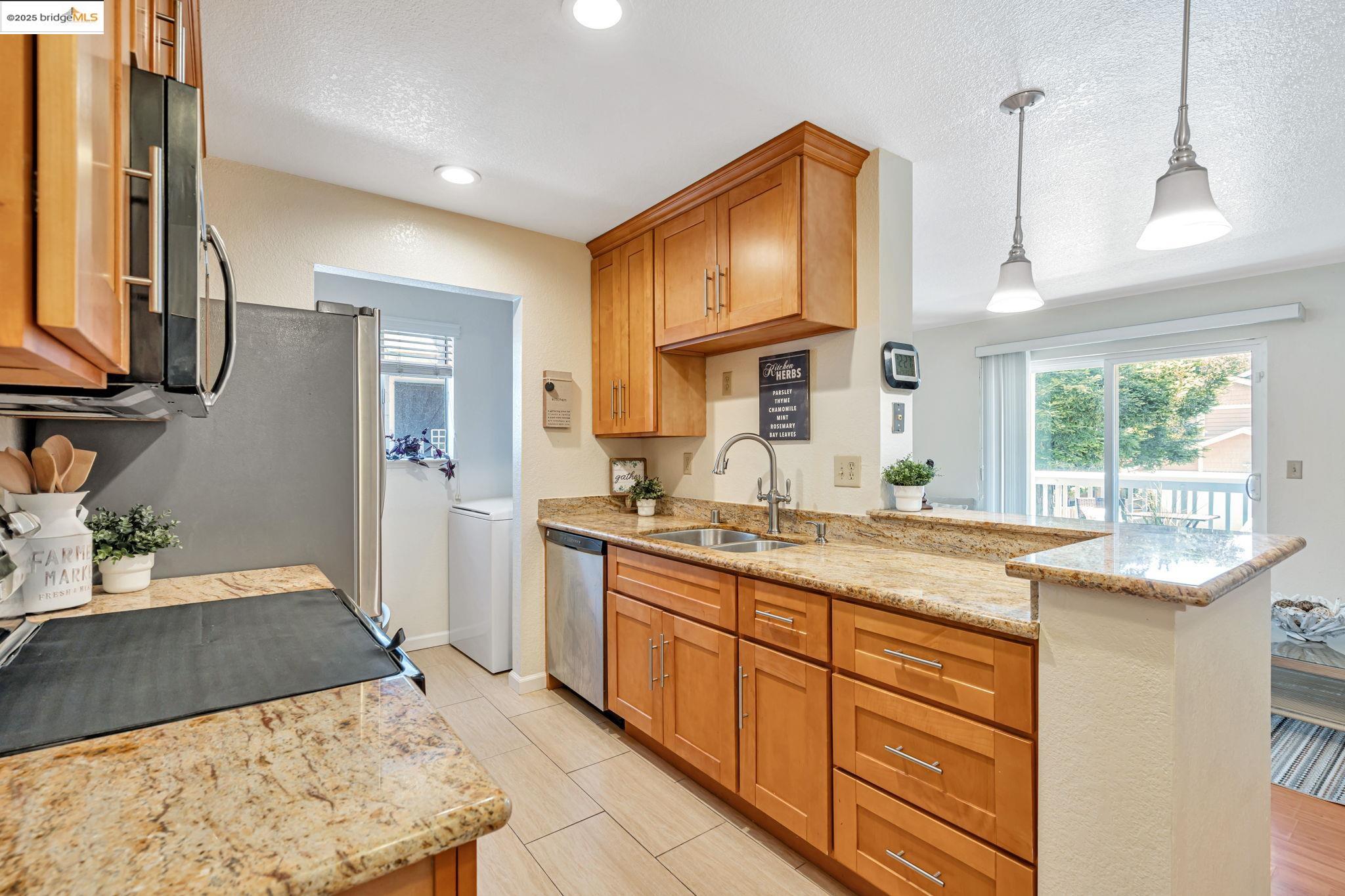 413 Lighthouse Dr, Vallejo, California 94590, 2 Bedrooms Bedrooms, 6 Rooms Rooms,1 BathroomBathrooms,Residential,For Sale,413 Lighthouse Dr,41103209